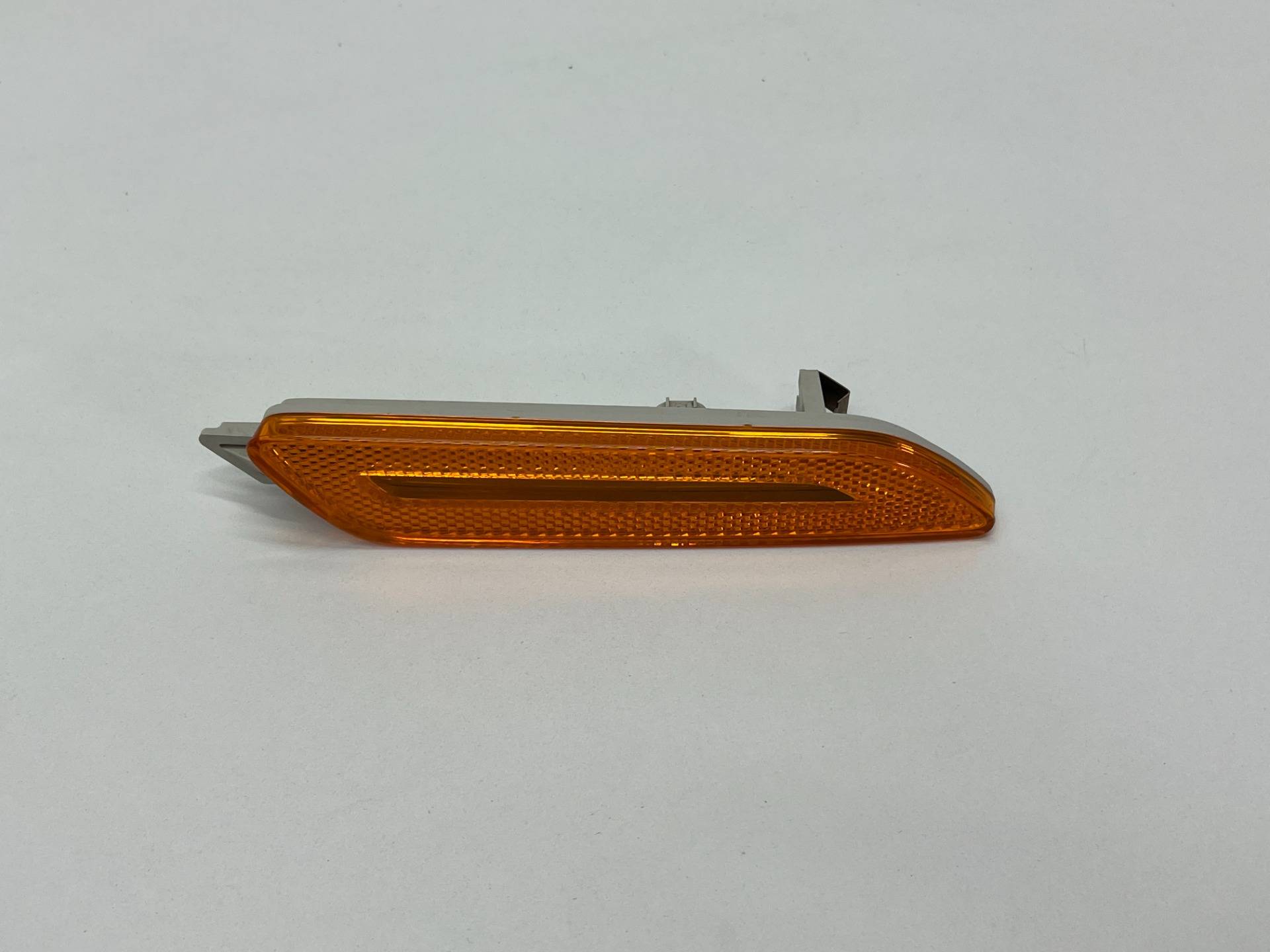 Фонарь габаритный правый Porsche Cayenne PO536 2023 OEM 9Y0945072B