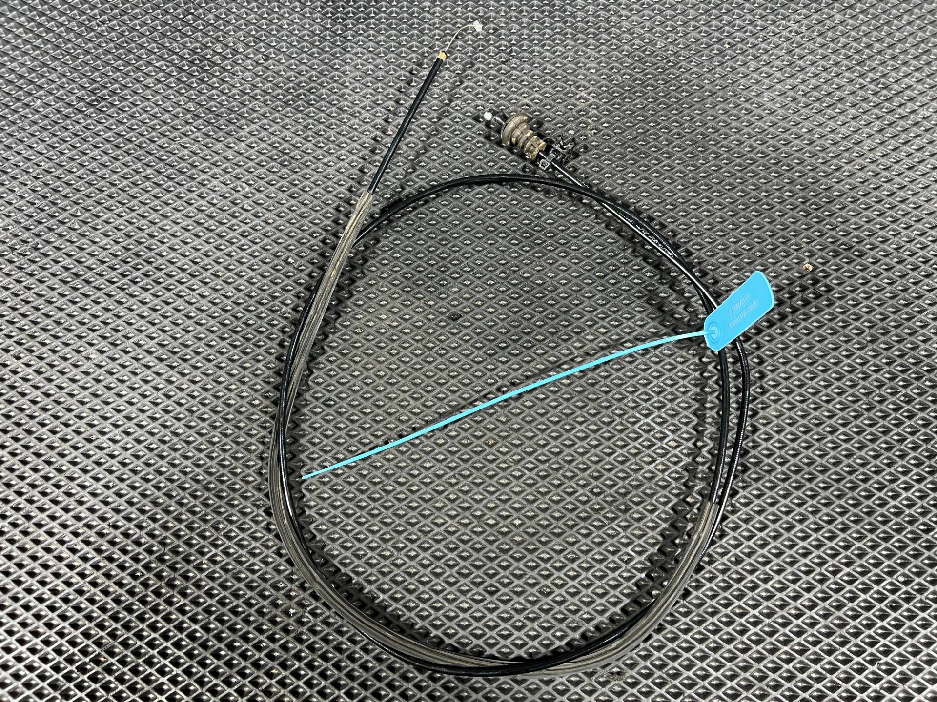 Трос капота Audi S8 D4 2013 OEM 4H0823535