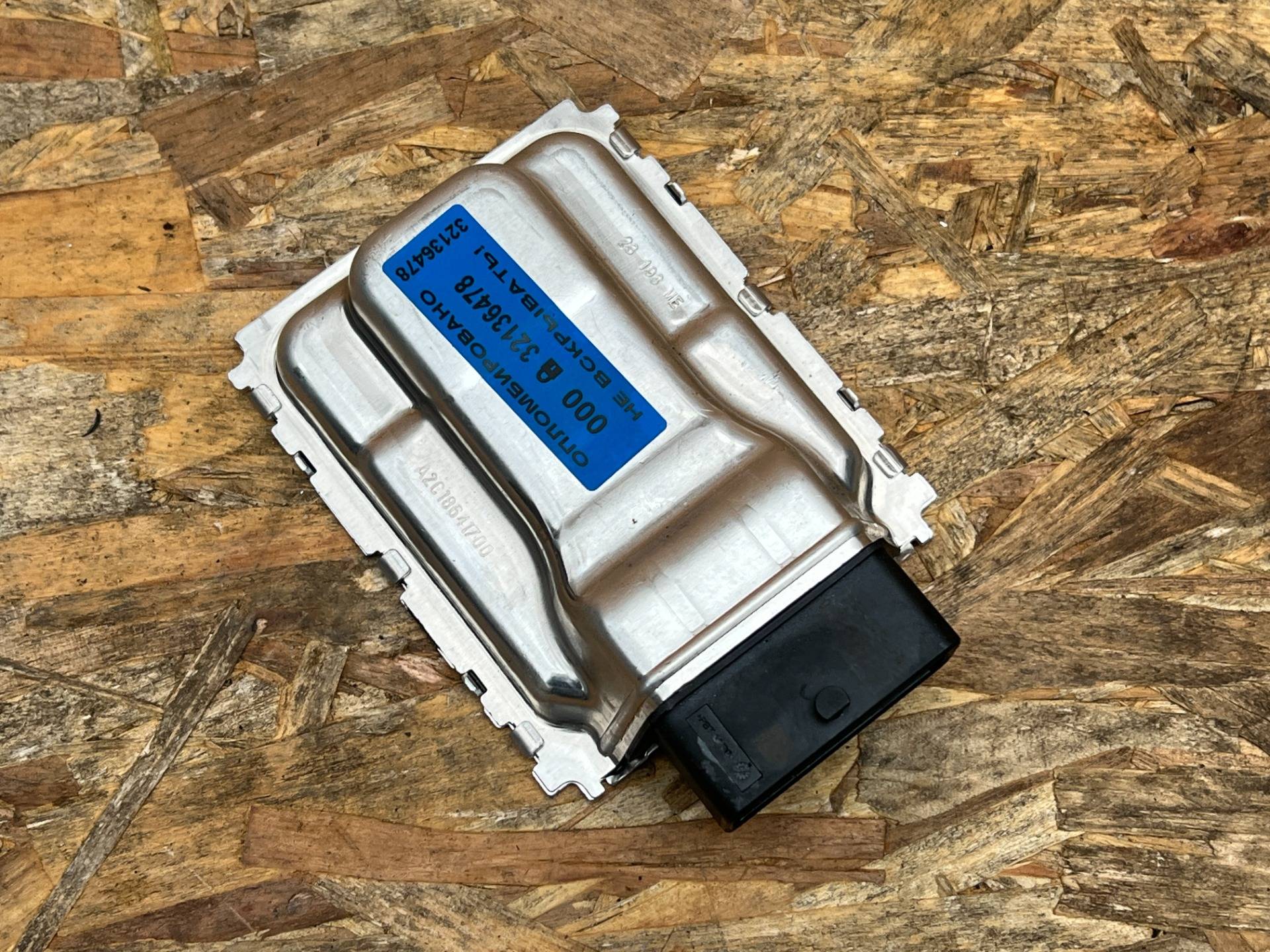 Блок управления двигателем Ford Mustang Mach-E 2023 OEM MJ9812A650VA, LJ9812B684AE