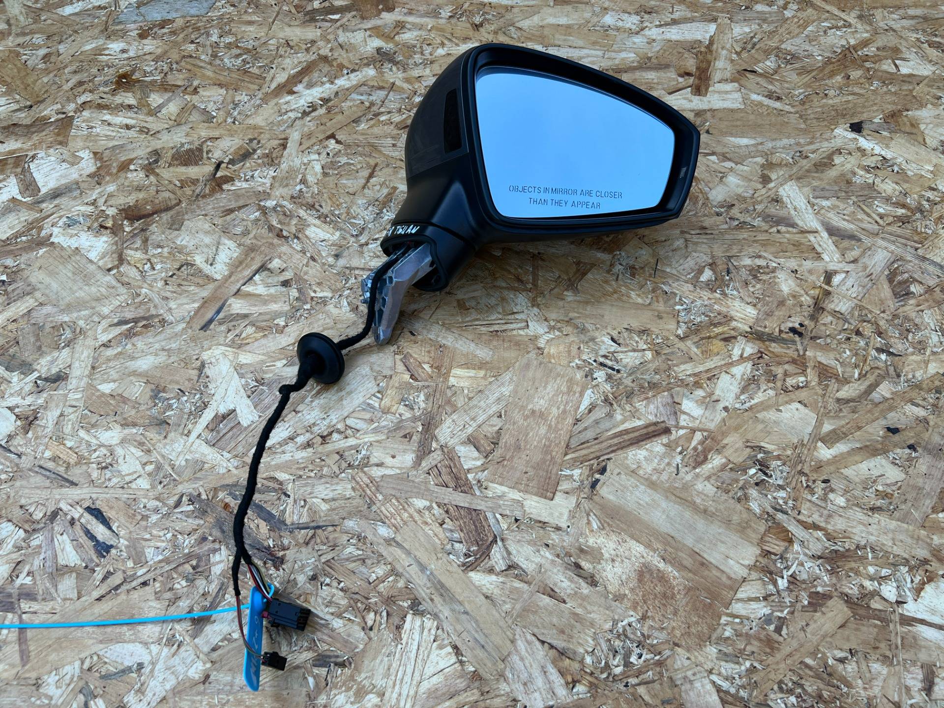 Зеркало наружное правое Volkswagen Tiguan 2 2024 OEM 5NN857508AD, 1K0972928