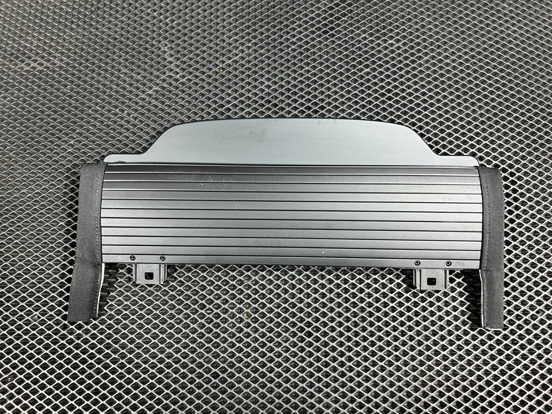 Накладка боковая на сиденье BMW 7 G11/G12 2017 OEM 7357453