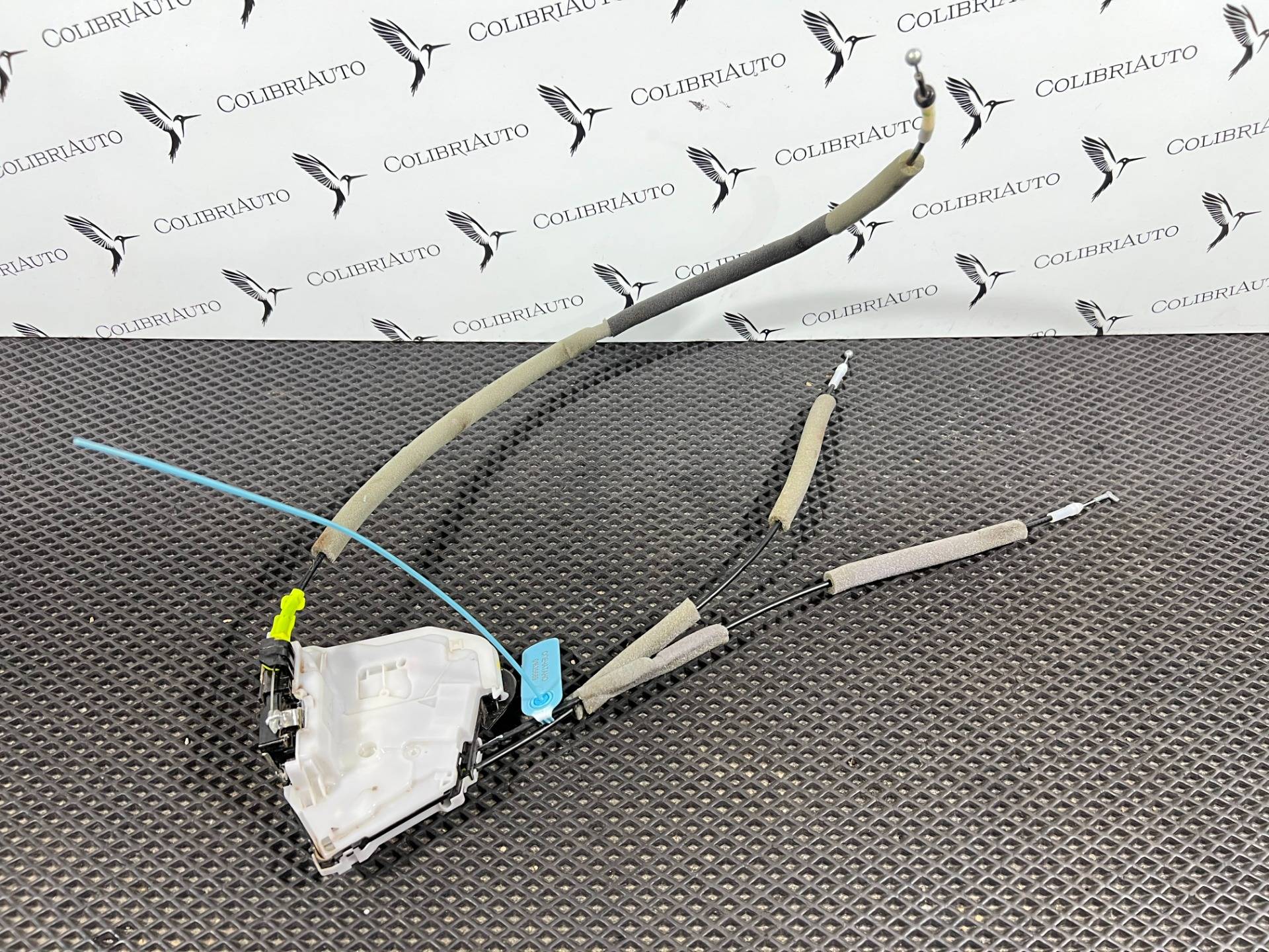 замок двери задней правой Nissan Rogue T33 2022 OEM 825006RA0A, 825006RR0A, 825006RR0B