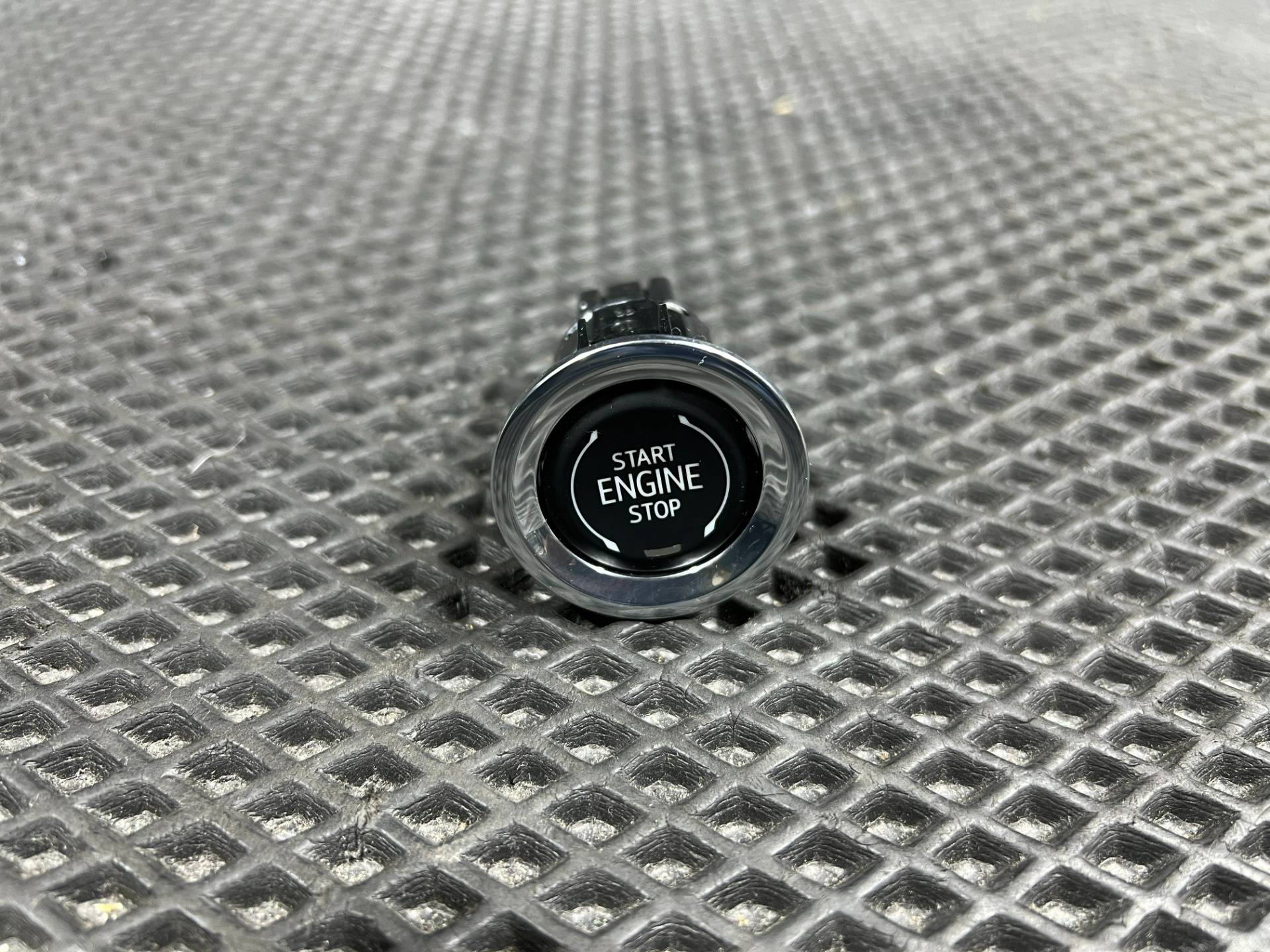 Кнопка запуска двигателя Cadillac XT4 рестайлинг 2024 OEM 13534512, 13559740, 13531326, 13552356, 13558368
