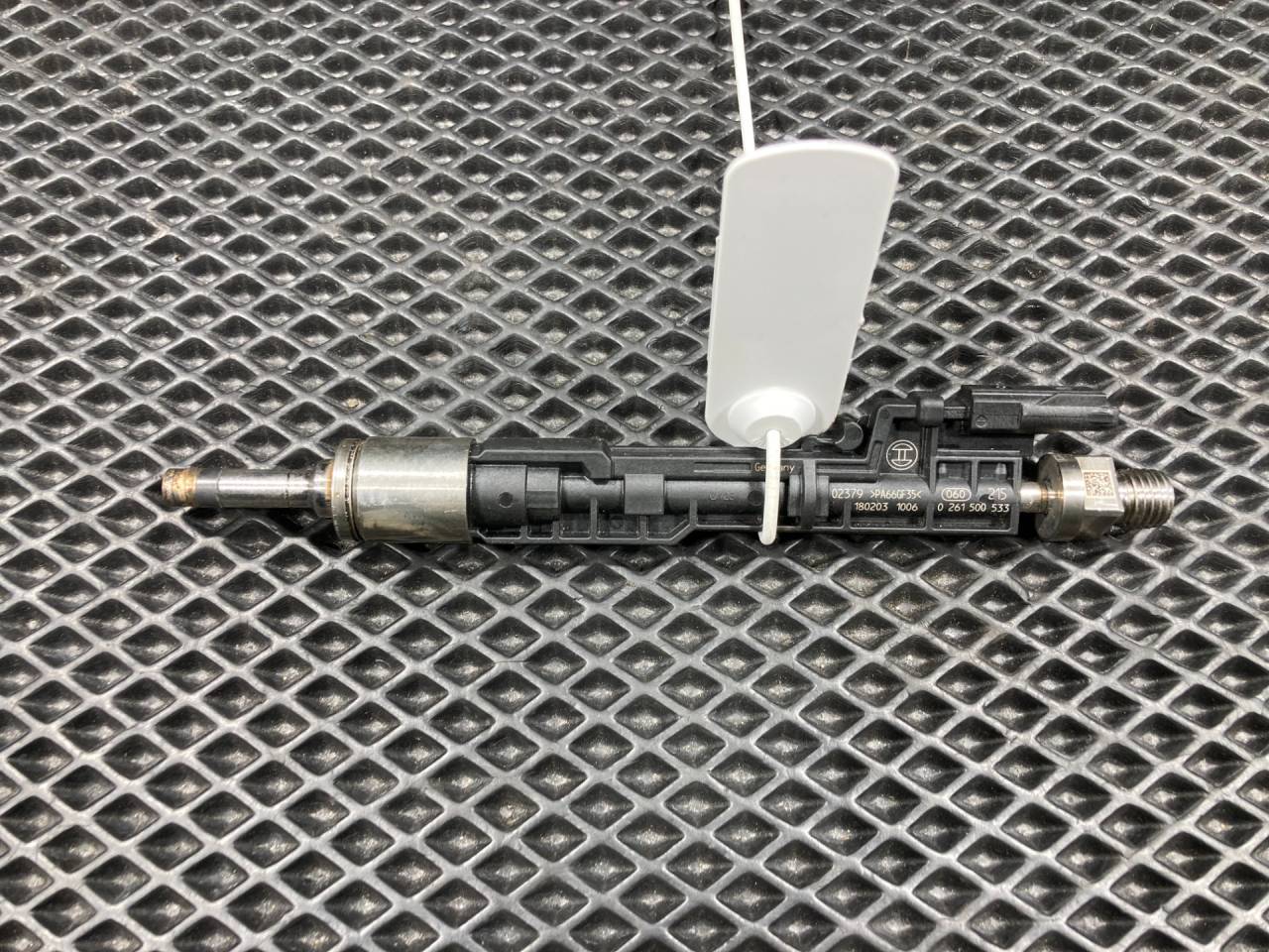 форсунка BMW X5 F15 2018, 3.0 л., N55 B30 A, бензин, АКПП, внедорожник 5 дв., 13647639994, 0261500533 - фото №1