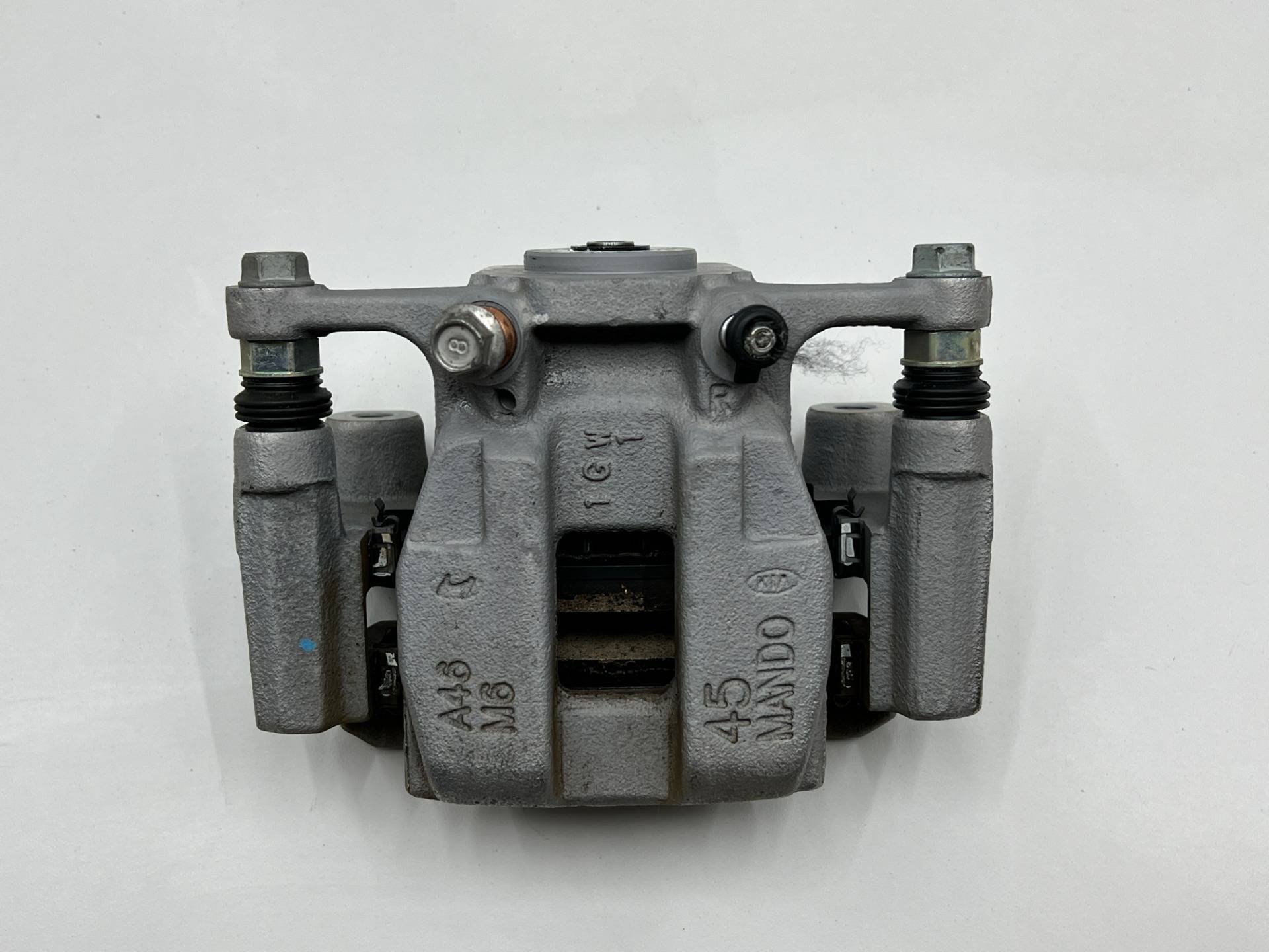 Суппорт задний правый Kia Carnival 4 2022 OEM 58230R0000