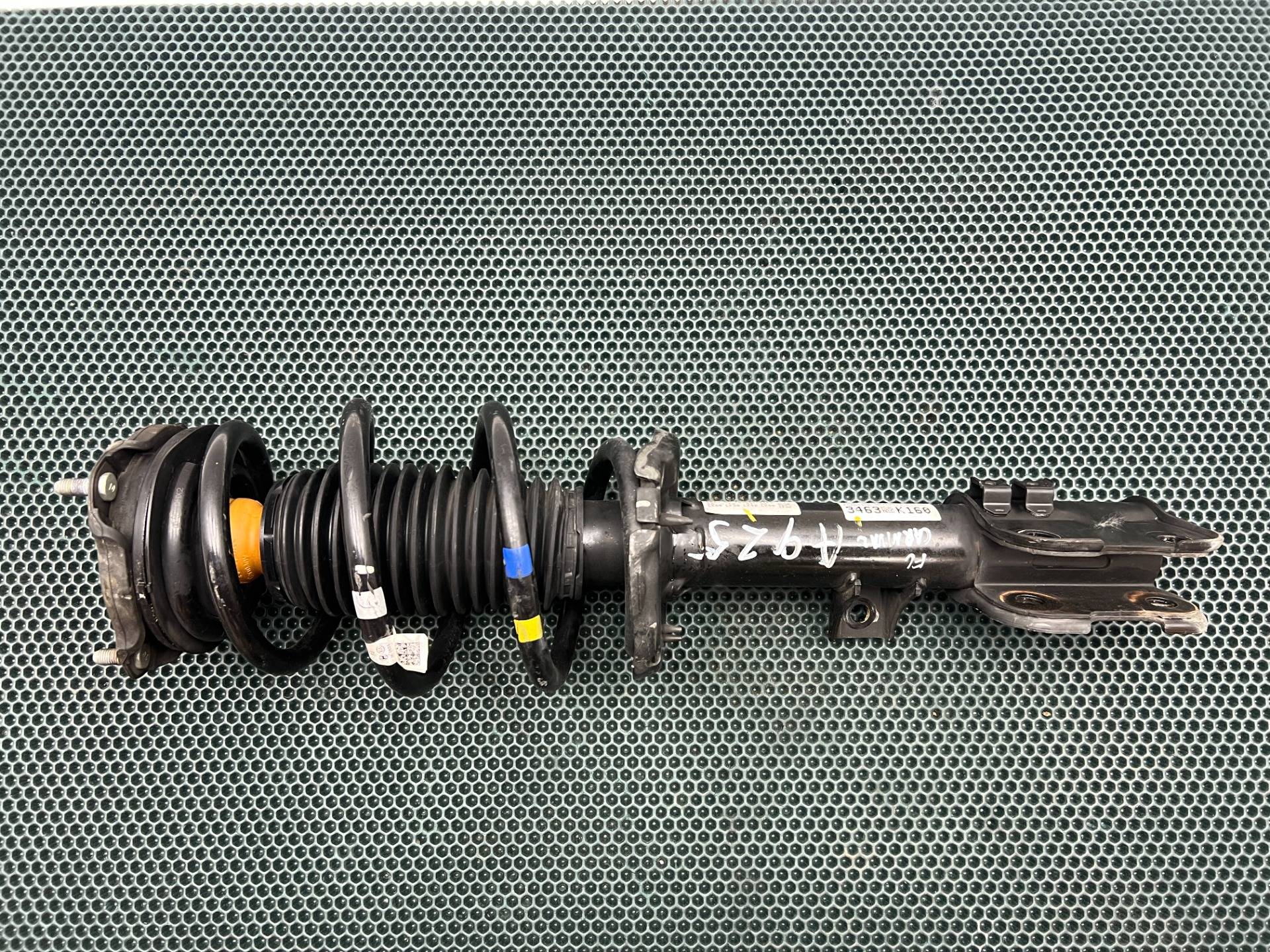 амортизатор передний левый Kia Carnival 4 2022 OEM 62509R0160, 3463K160, 54650-R0150