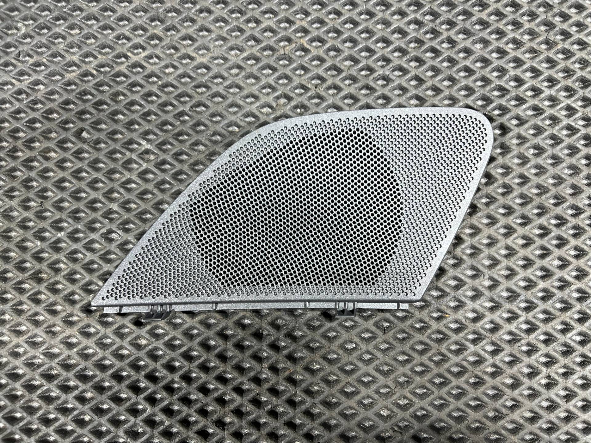 Сетка для динамика Audi RS7 4G 2012 OEM 4G8035424A