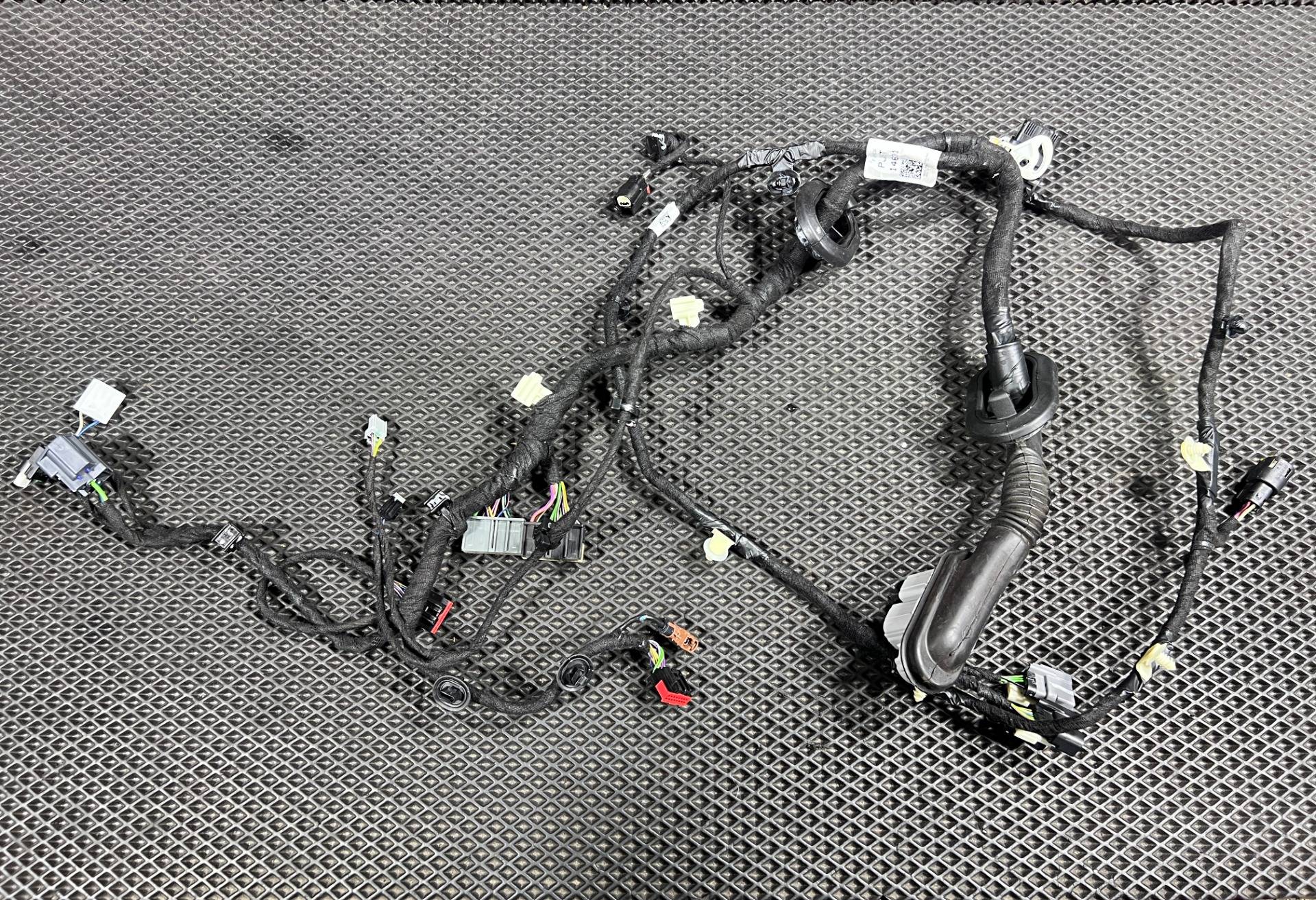 Проводка двери передней правой Ford Mustang Mach-E 2023 OEM PJ8T-14631-NCB