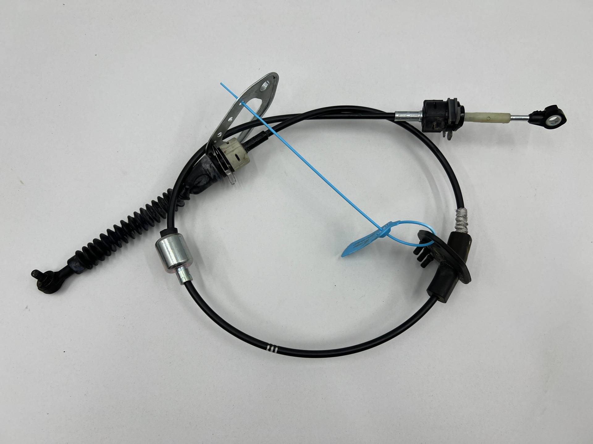 Трос кулисы КПП Kia Carnival 4 2022 OEM 46790R0100