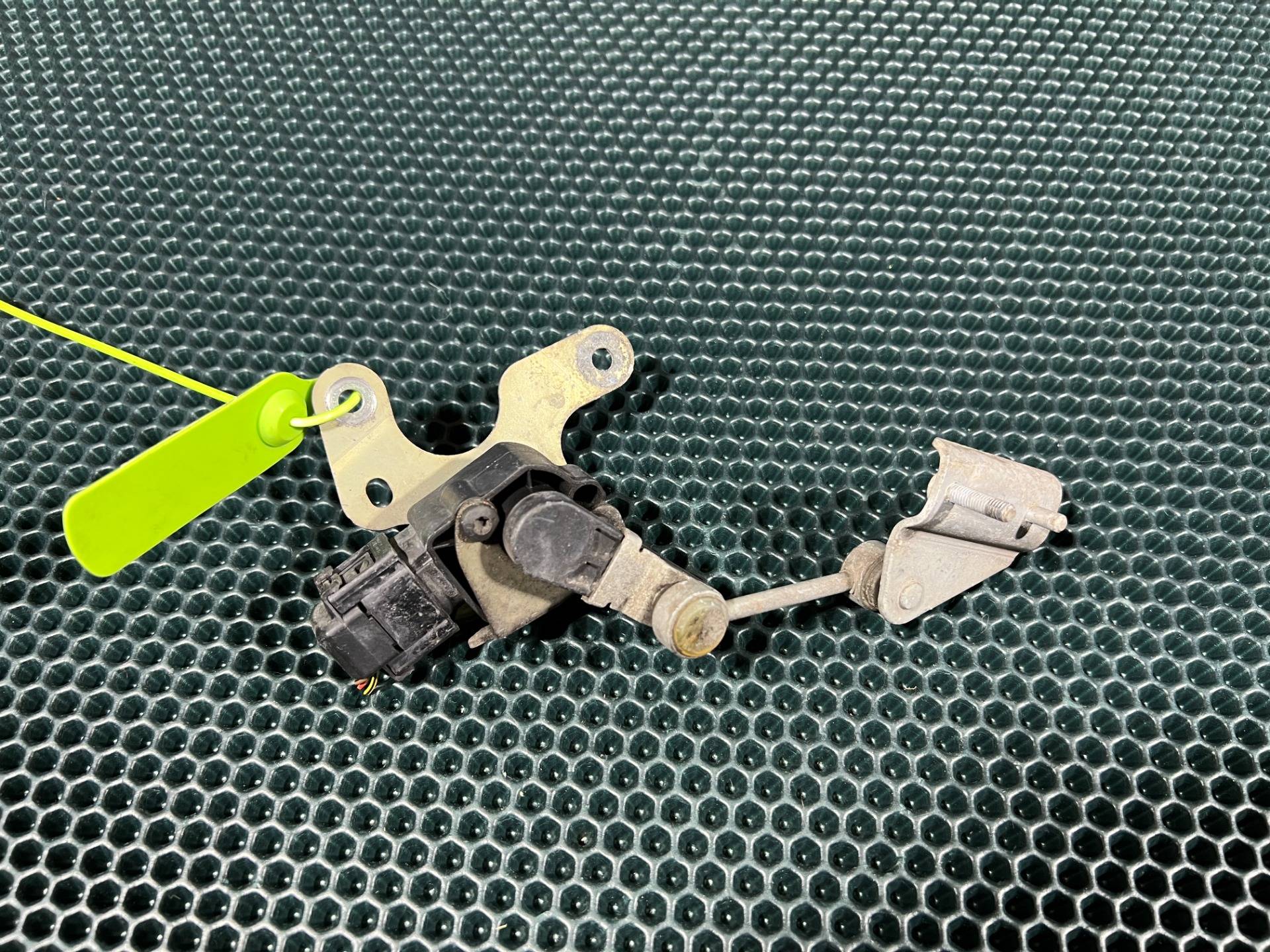 Датчик положения подвески Mercedes-Benz SL R231 2012 OEM A0009050303