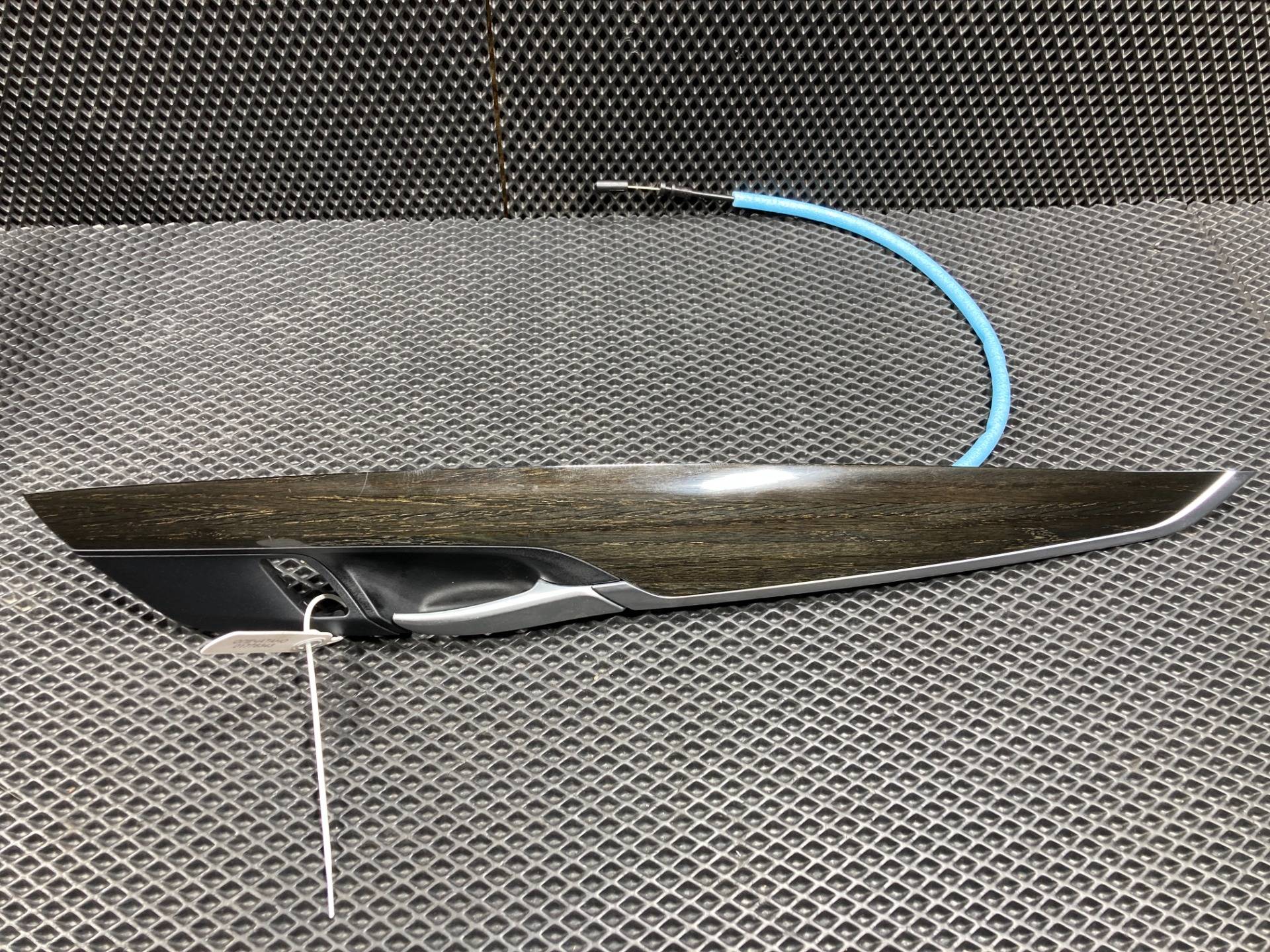 Накладка двери передней правой BMW X5 F15 2018 OEM 51417381896