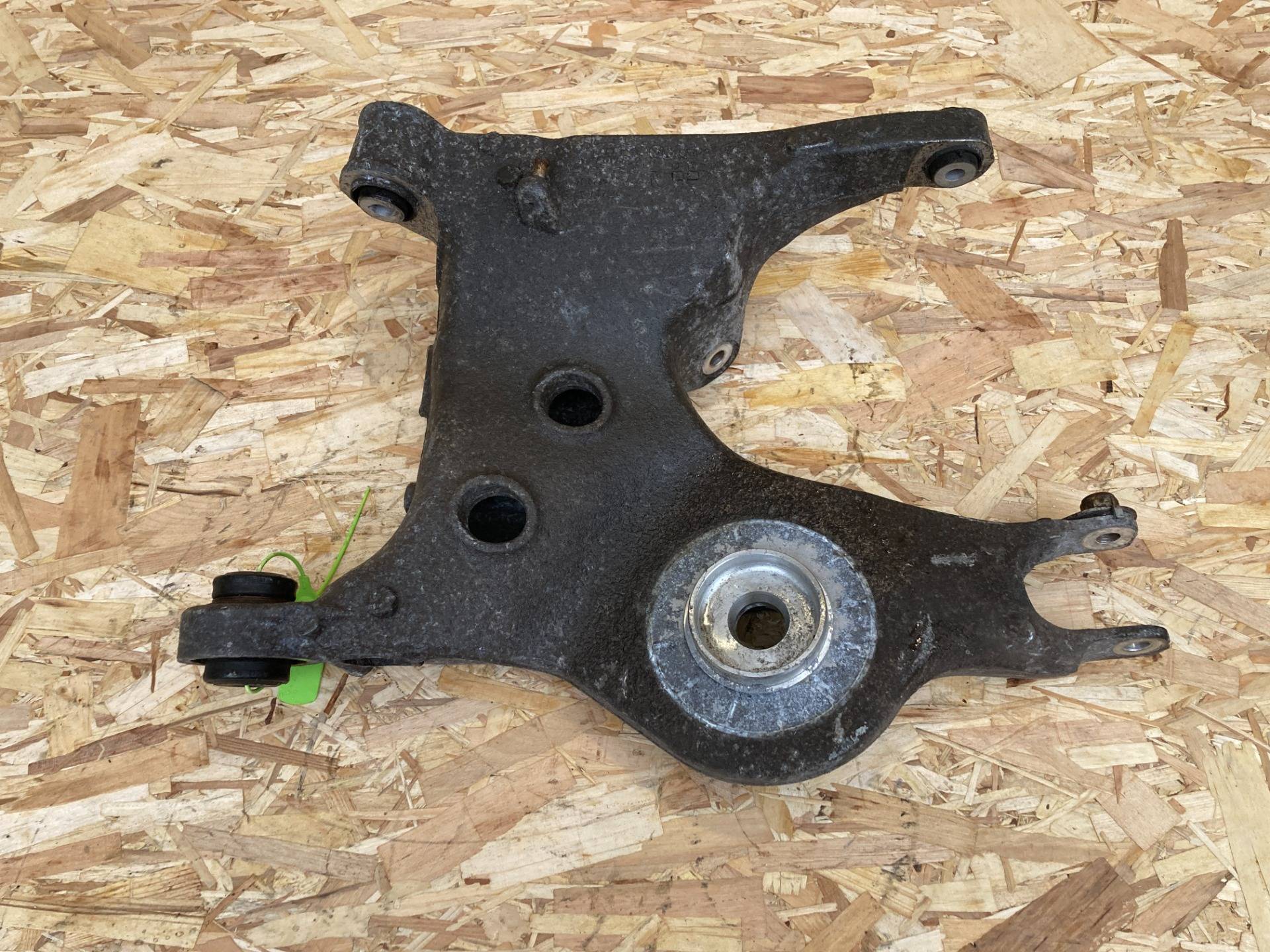 Рычаг задний правый Land Rover Range Rover 4 2017 OEM DPLA-5B530-AA, LR045789, LR072652, LR098771