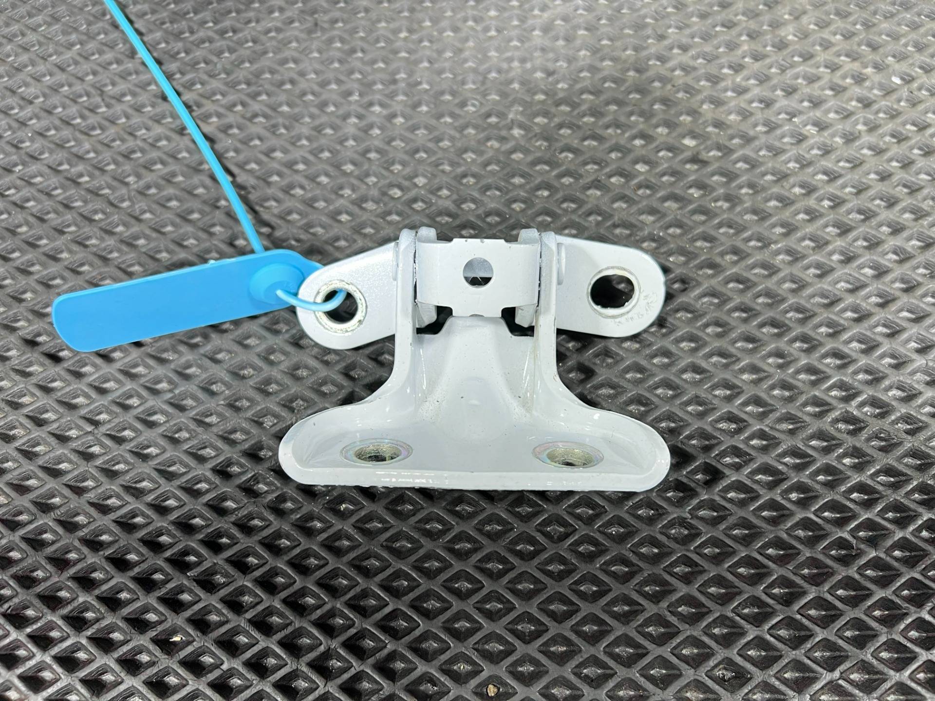 Петля двери задней левой Hyundai Elantra AD 2024 OEM 79410D8000