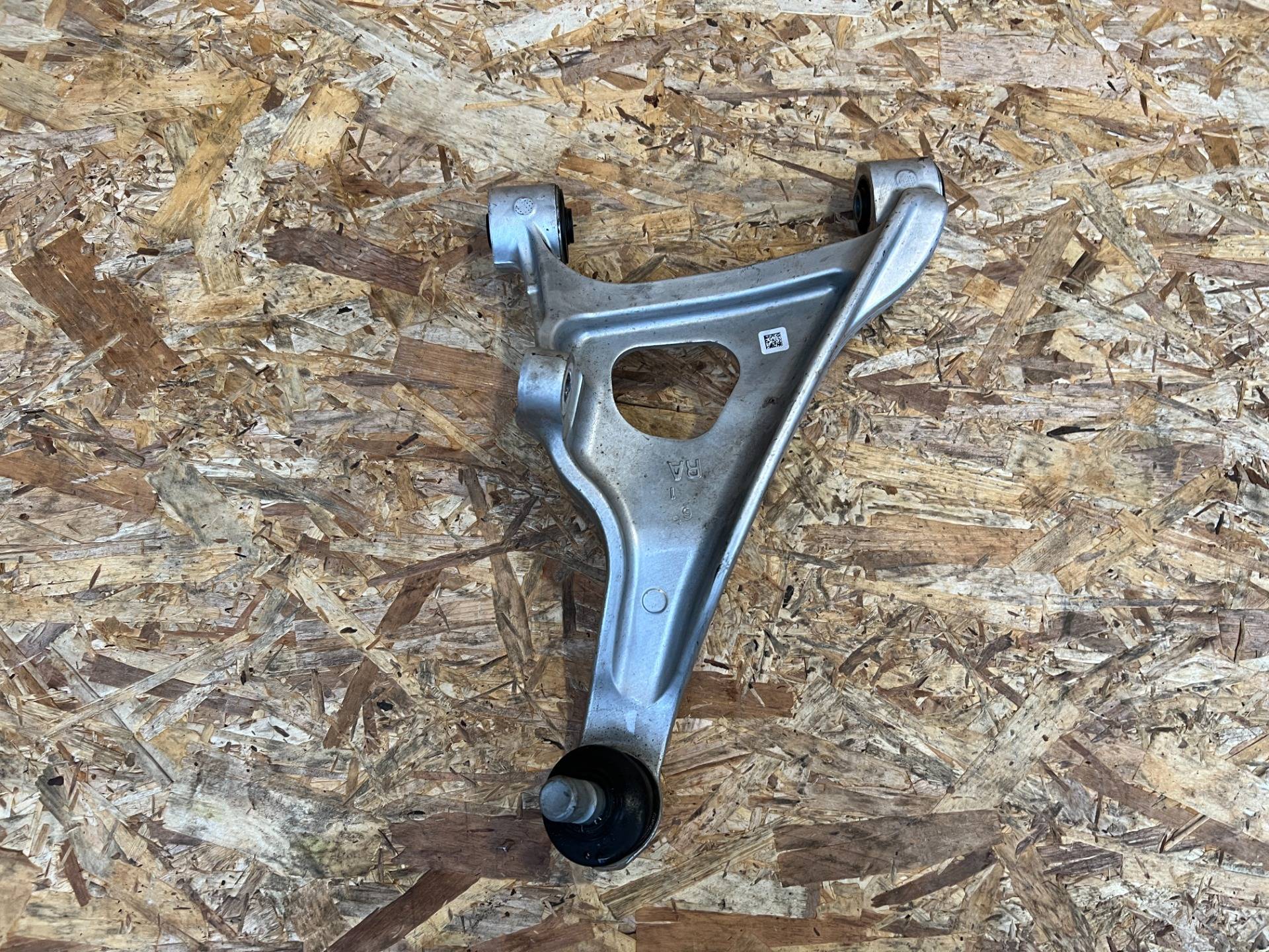 рычаг задний правый Nissan Rogue T33 2022 OEM 555016RR0B, 555016RR0A