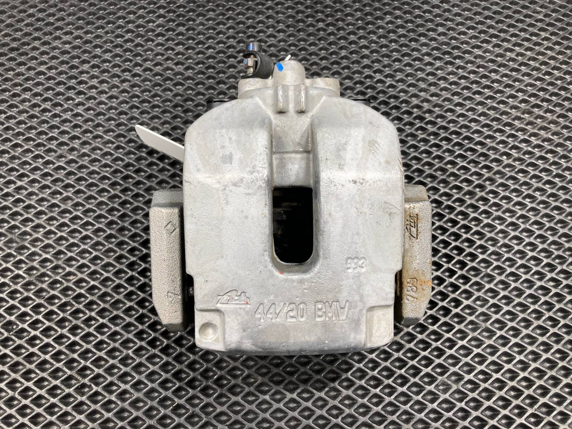 Суппорт задний левый BMW X5 F15 2018 OEM 34216776787