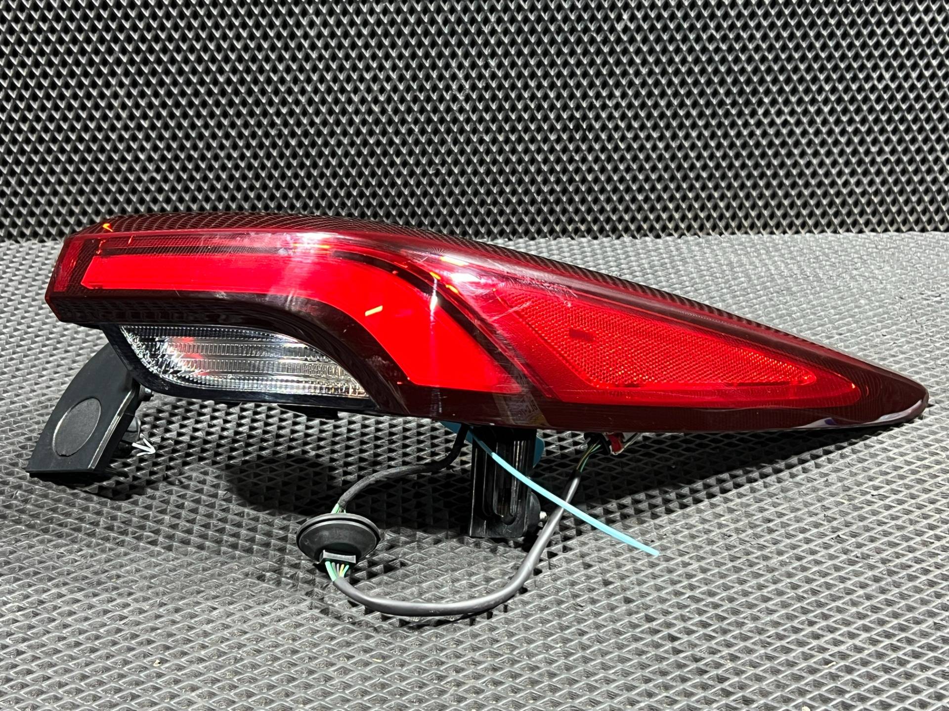 Фонарь задний правый Buick Envista 2024 OEM 42855074, 42834028