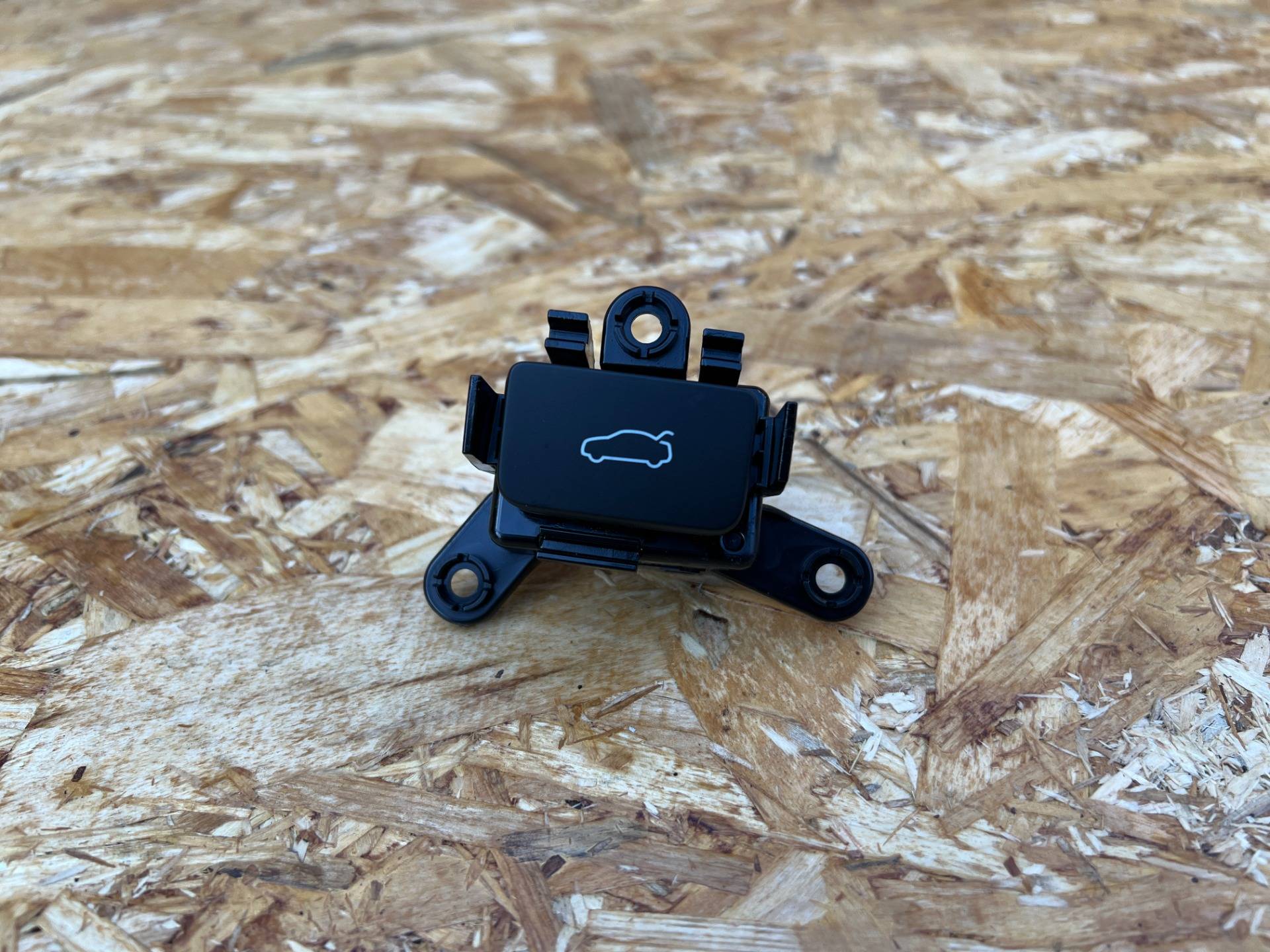 Кнопка открытия багажника Kia K5 3 2025 OEM 93750-L2000WK