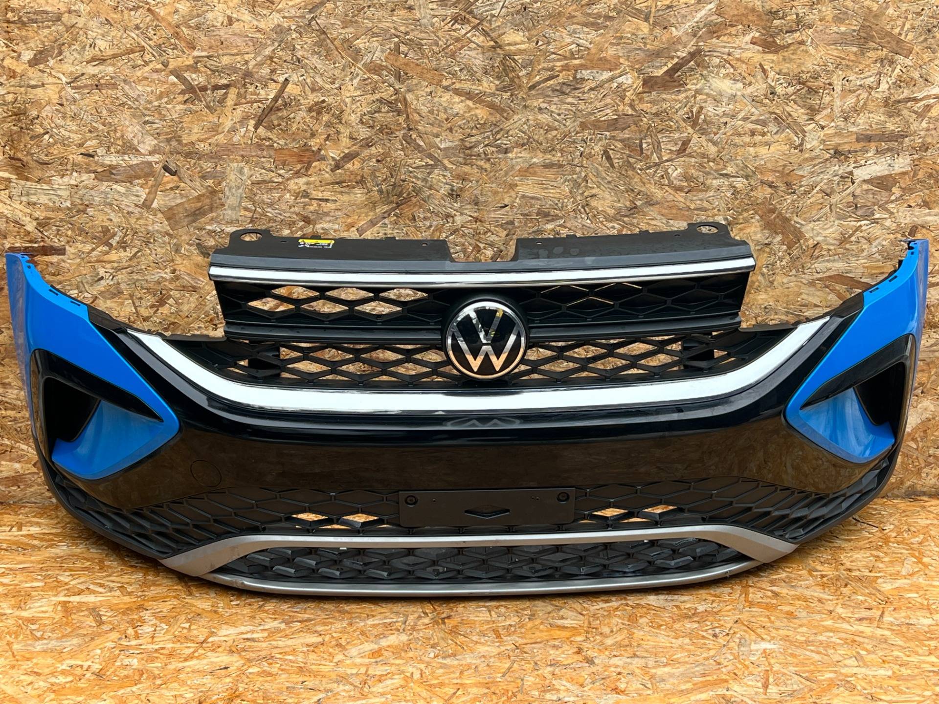 Бампер передний Volkswagen Taos 1 поколение 2023 OEM 2GJ807796, 2GJ807221B, 2GJ807221