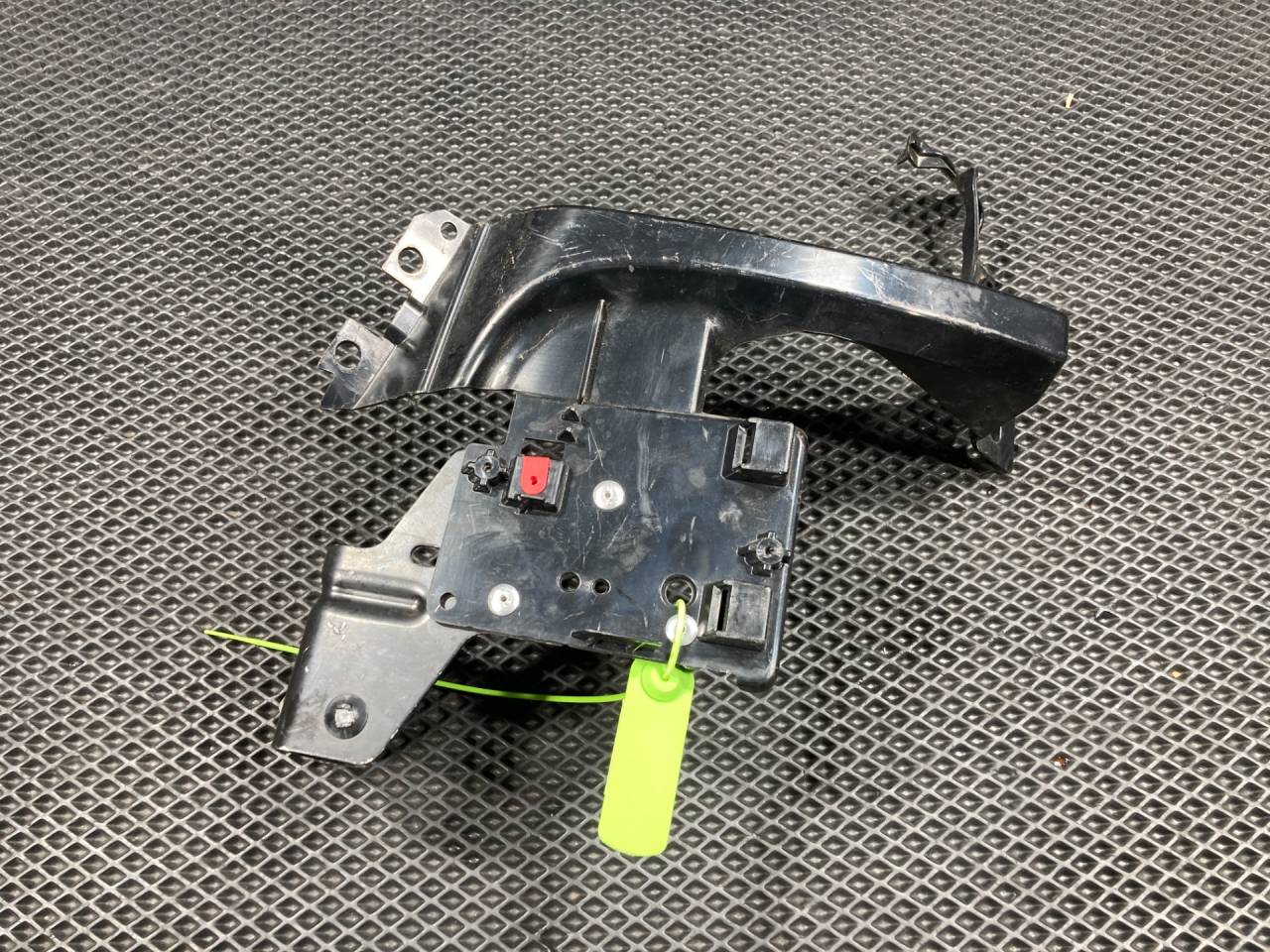 Крепление бампера заднего Land Rover Range Rover Evoque L538 2014, 2.0 л., 204PT, бензин, АКПП, внедорожник 5 дв., EJ3217A151AE, EJ3217E801AC, LR048697 - фото №1