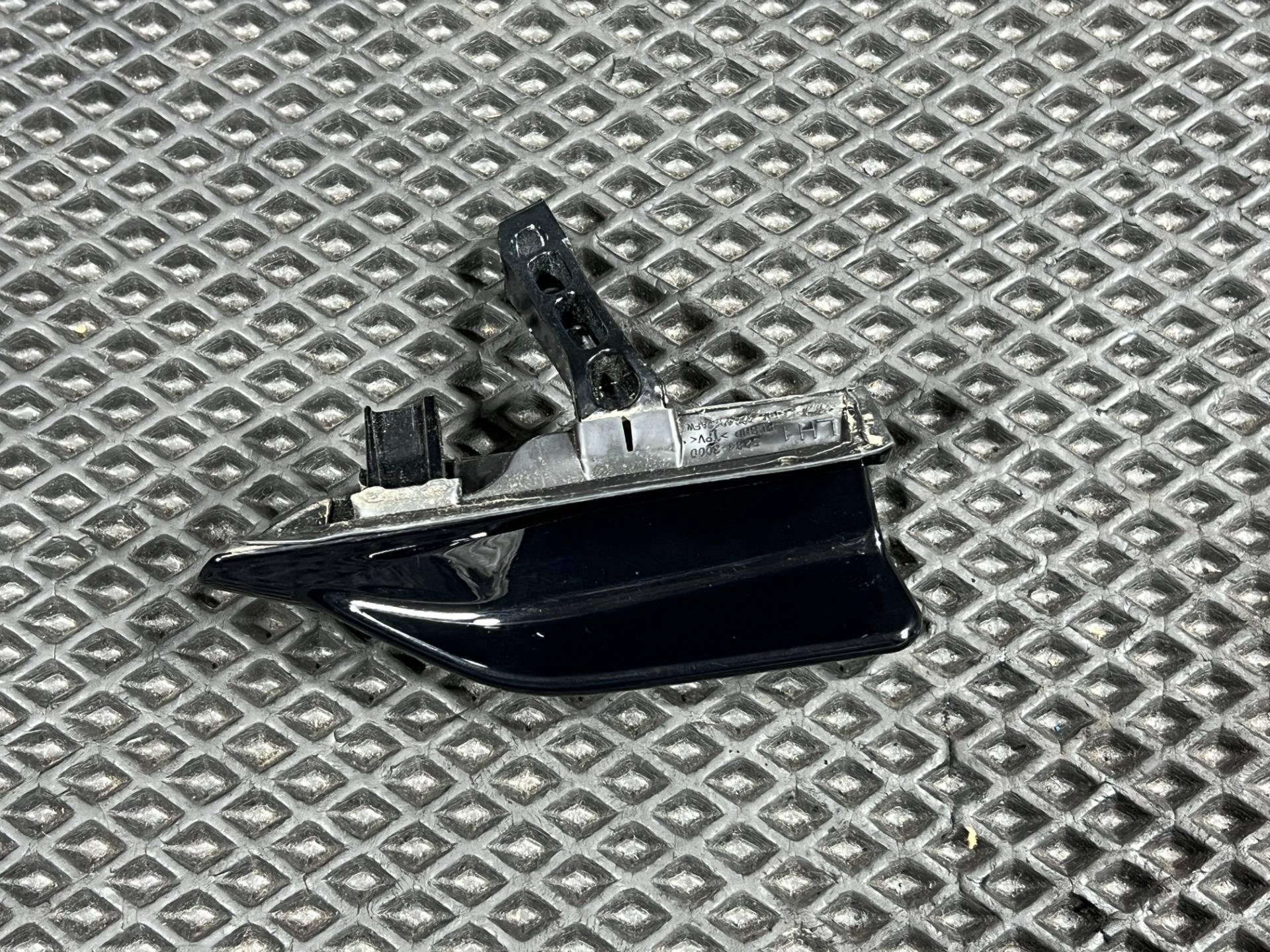Ручка наружная передняя левая Ford Mustang Mach-E 2023 OEM 5284-3000, 540520020