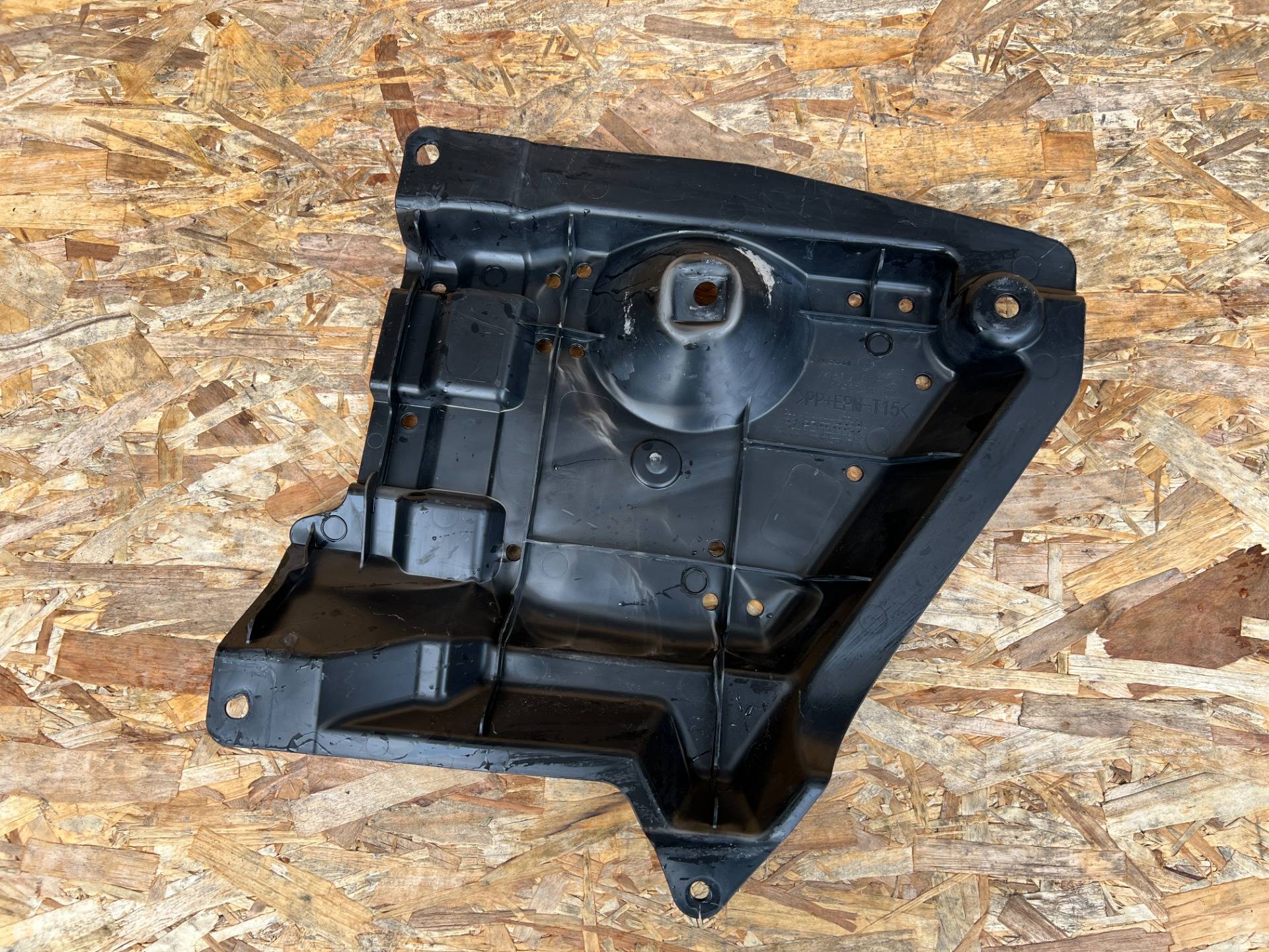 Защита днища Nissan Rogue T33 2022 OEM 748196RR0A
