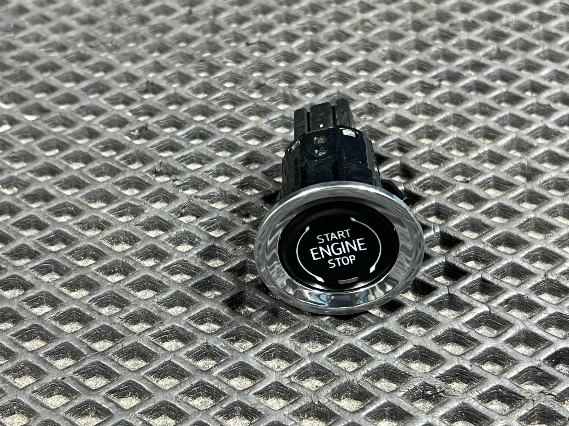 Кнопка запуска двигателя Cadillac XT4 рестайлинг 2024 OEM 13534512, 13559740, 13531326, 13552356, 13558368