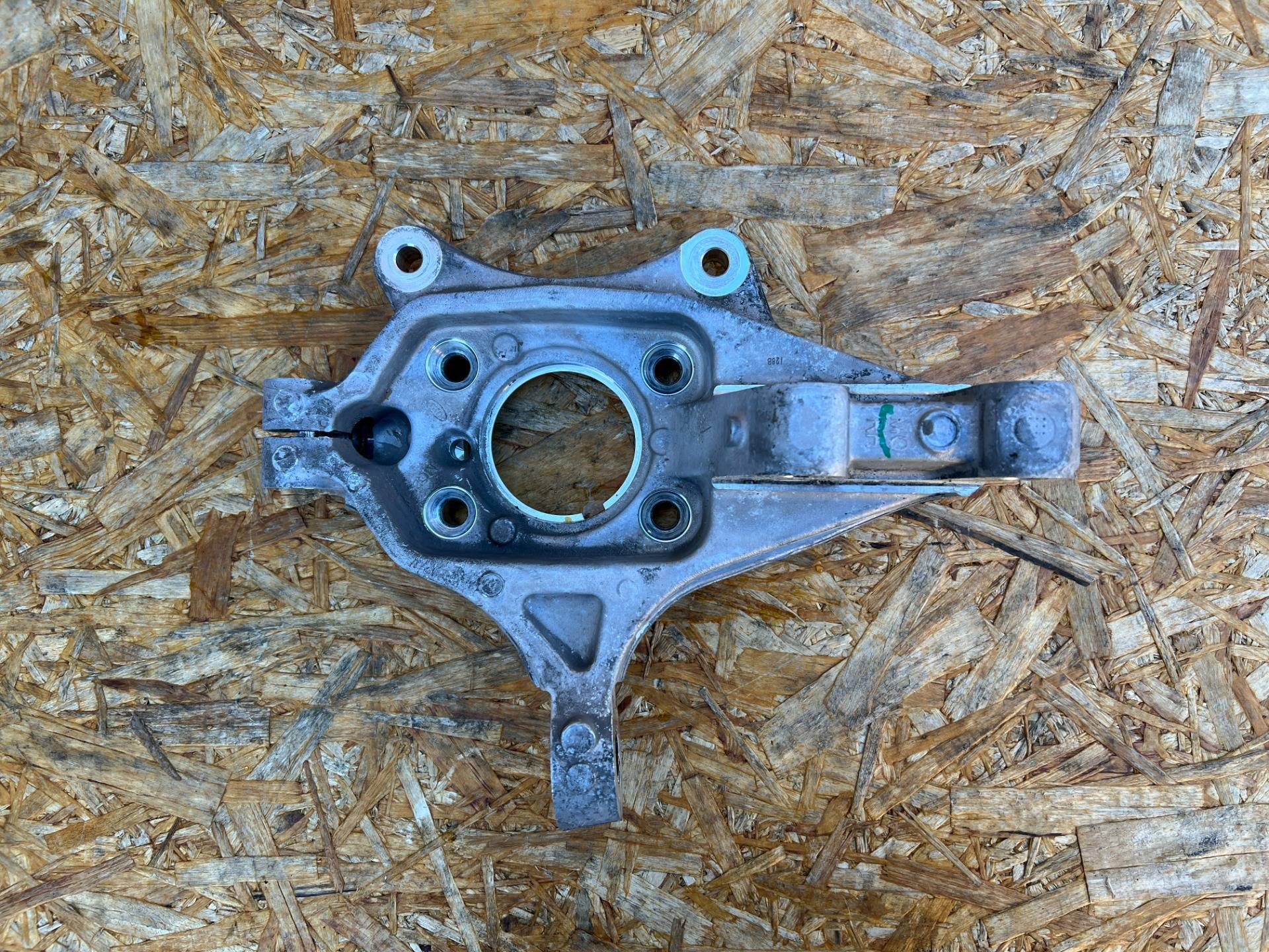 кулак поворотный правый Kia Sorento 4 2023 OEM 51711-P2000
