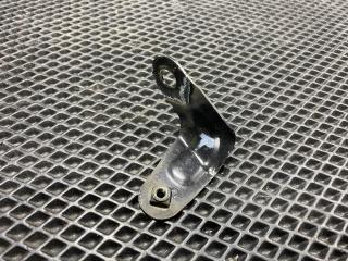 крепление ( кронштейн ) крыла Jaguar F-Pace 1 поколение 2016, 3.0 л., бензин, АКПП, внедорожник 5 дв., HK8316E128AB