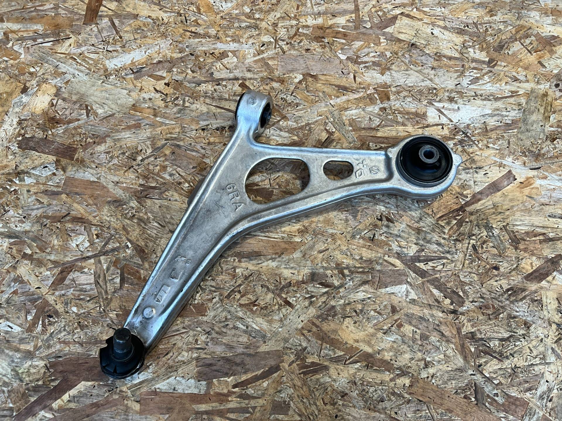 Рычаг передний левый Nissan Rogue T33 2022 OEM 545016RA0, 545016RR0B