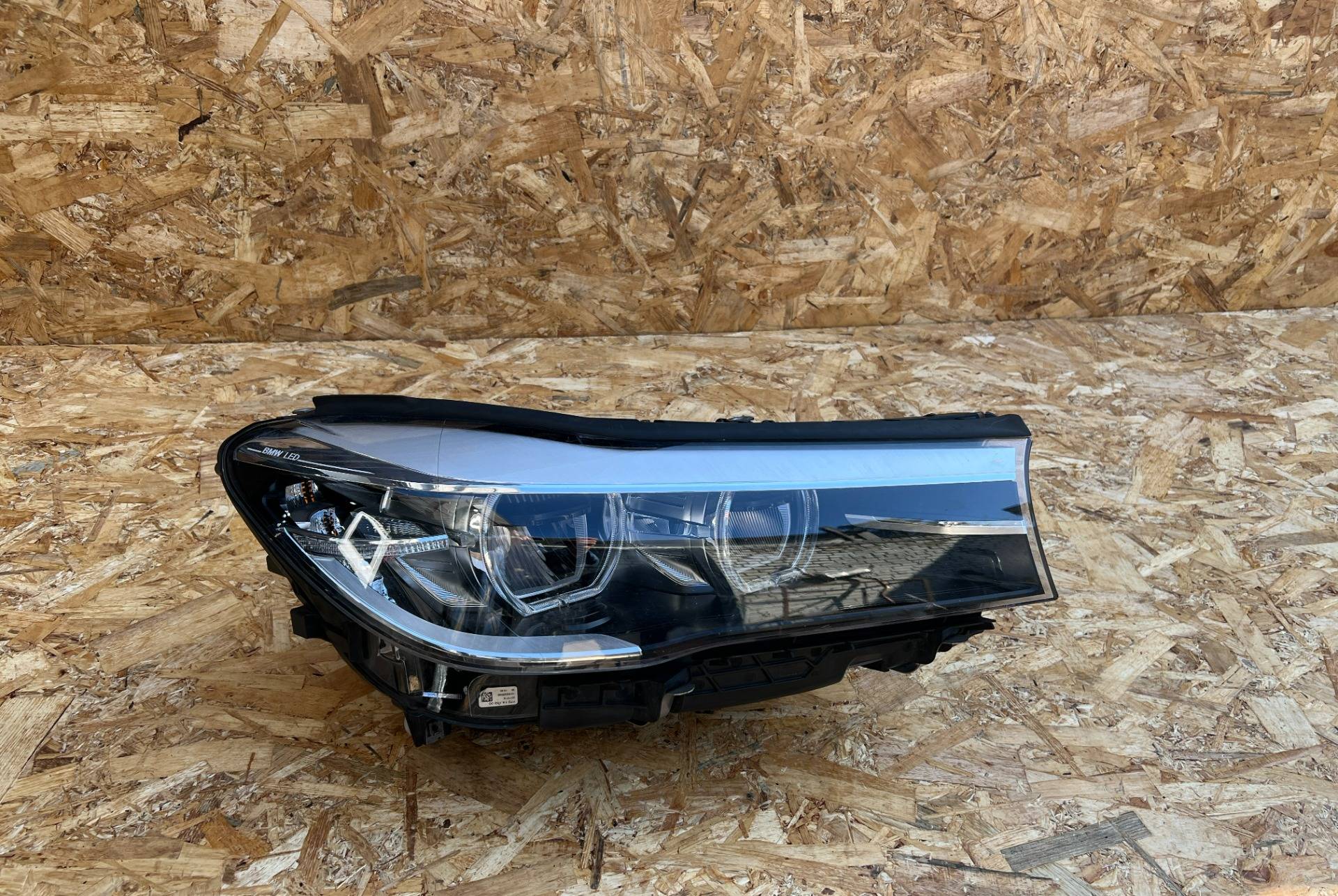Фара правая BMW 7 G11/G12 2017 OEM 7721400015, 7483234