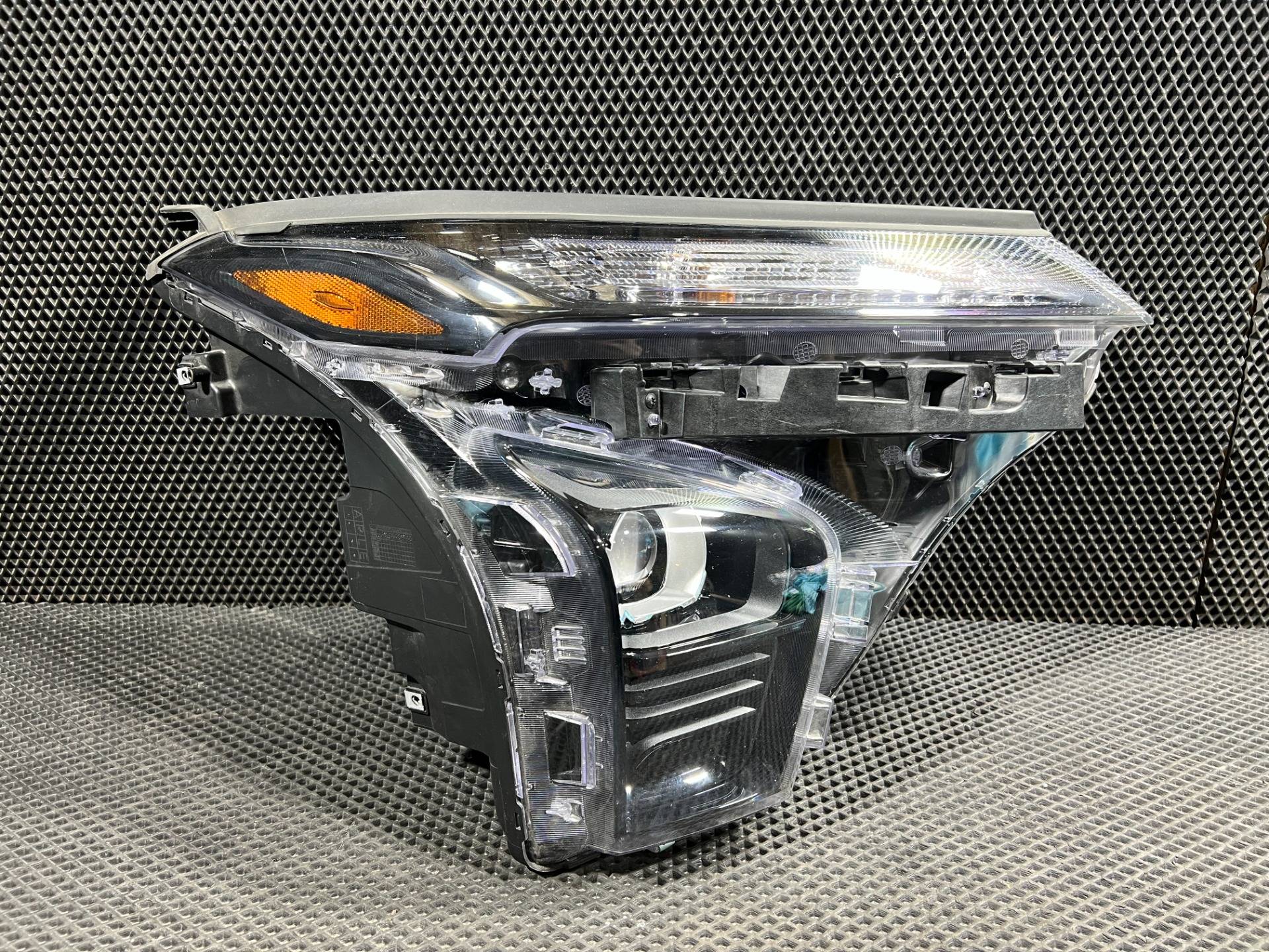 Фара правая Chevrolet Trax 2 2024 OEM 42880124, 42727605, 42848716, 42857151, 42865173, 42876951