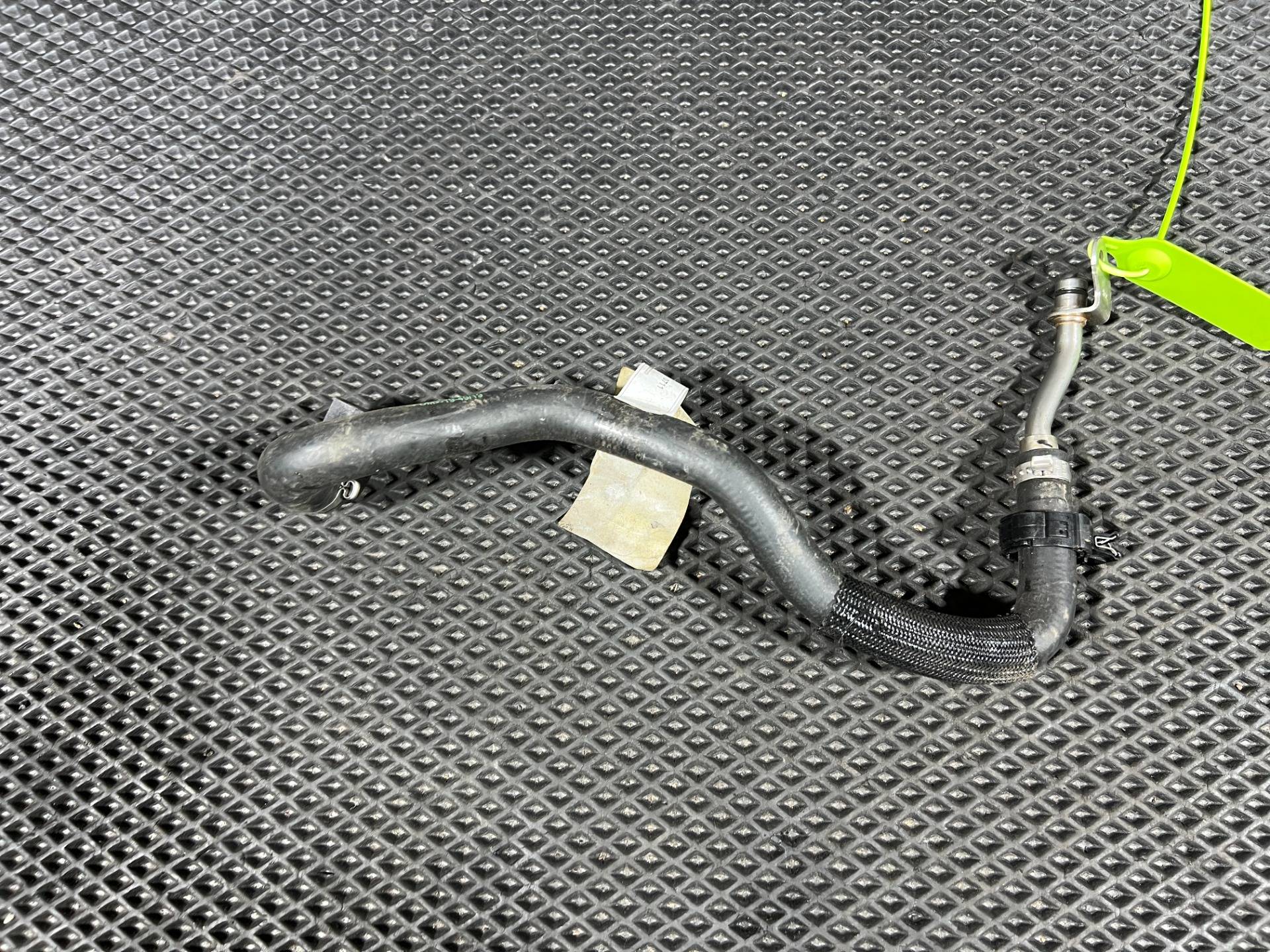 Патрубок (трубопровод, шланг) BMW 5 G30/G31 2017 OEM 11539896892