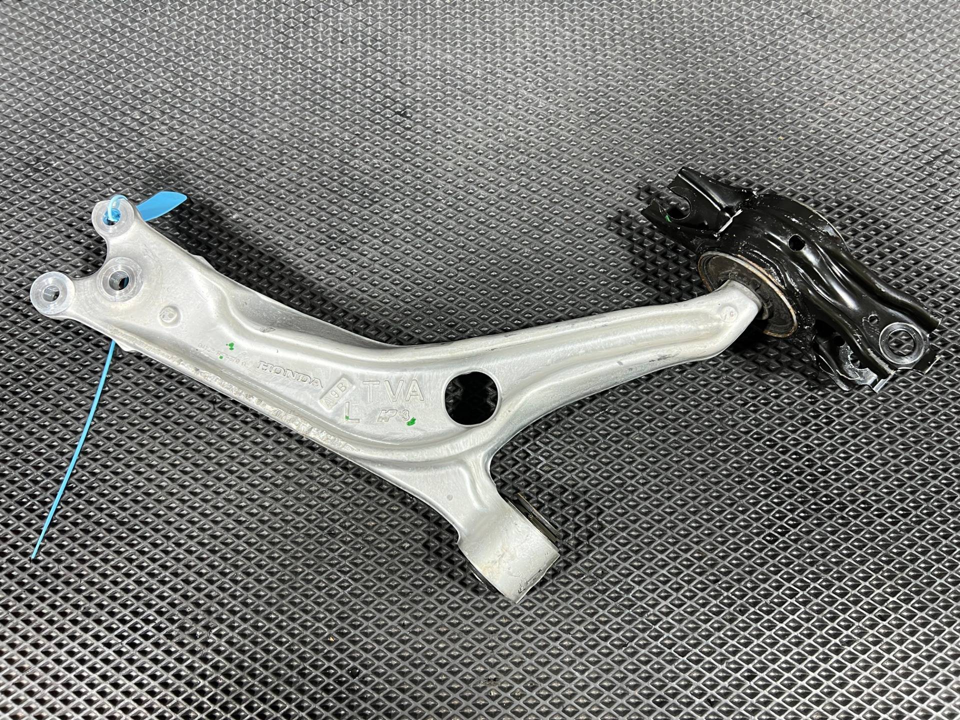 Рычаг передний левый Honda Accord 11 поколение 2025 OEM 51360-30A-A00