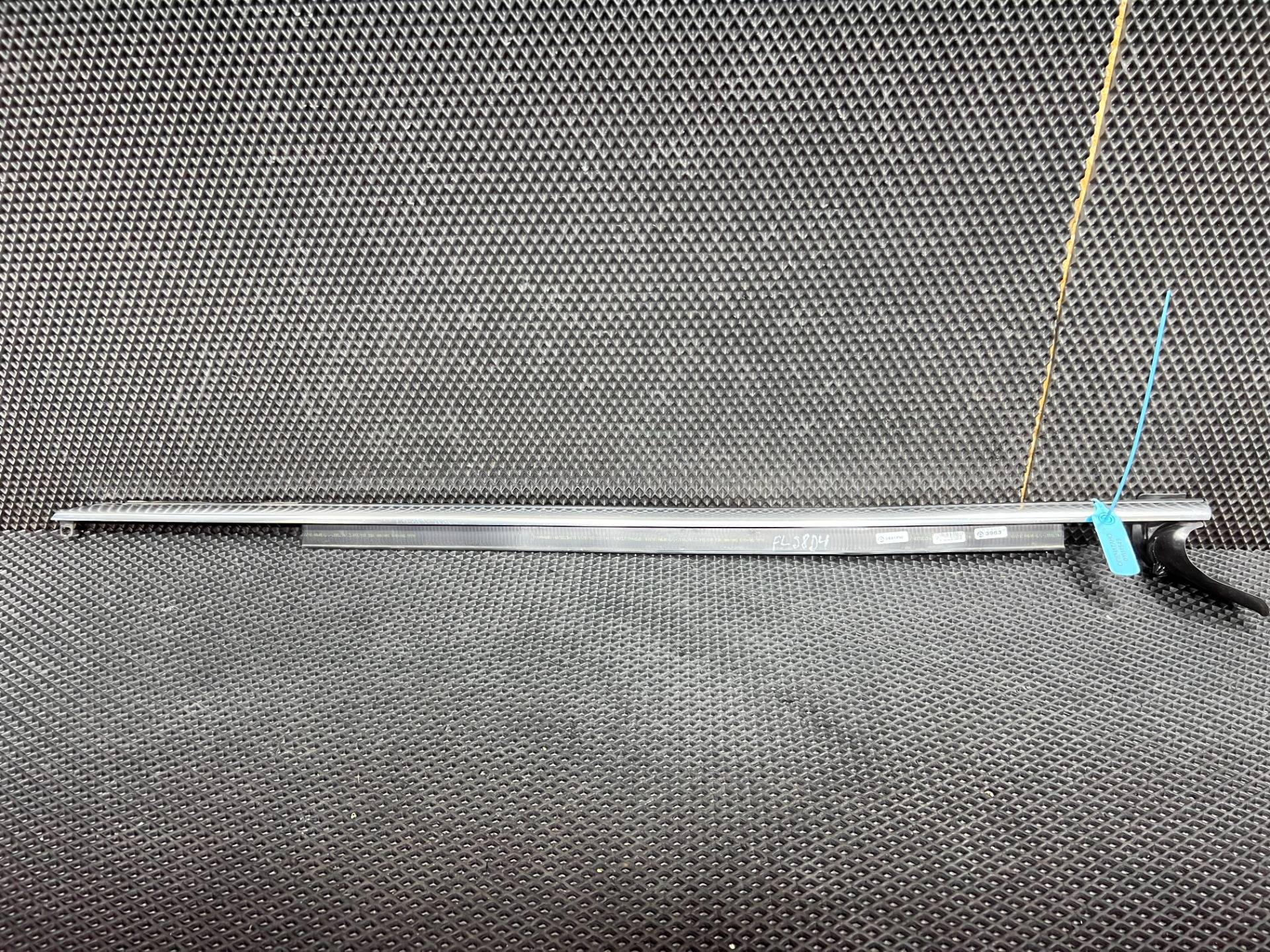 Молдинг двери передней левой Audi S8 D4 2013 OEM 4H0853283C