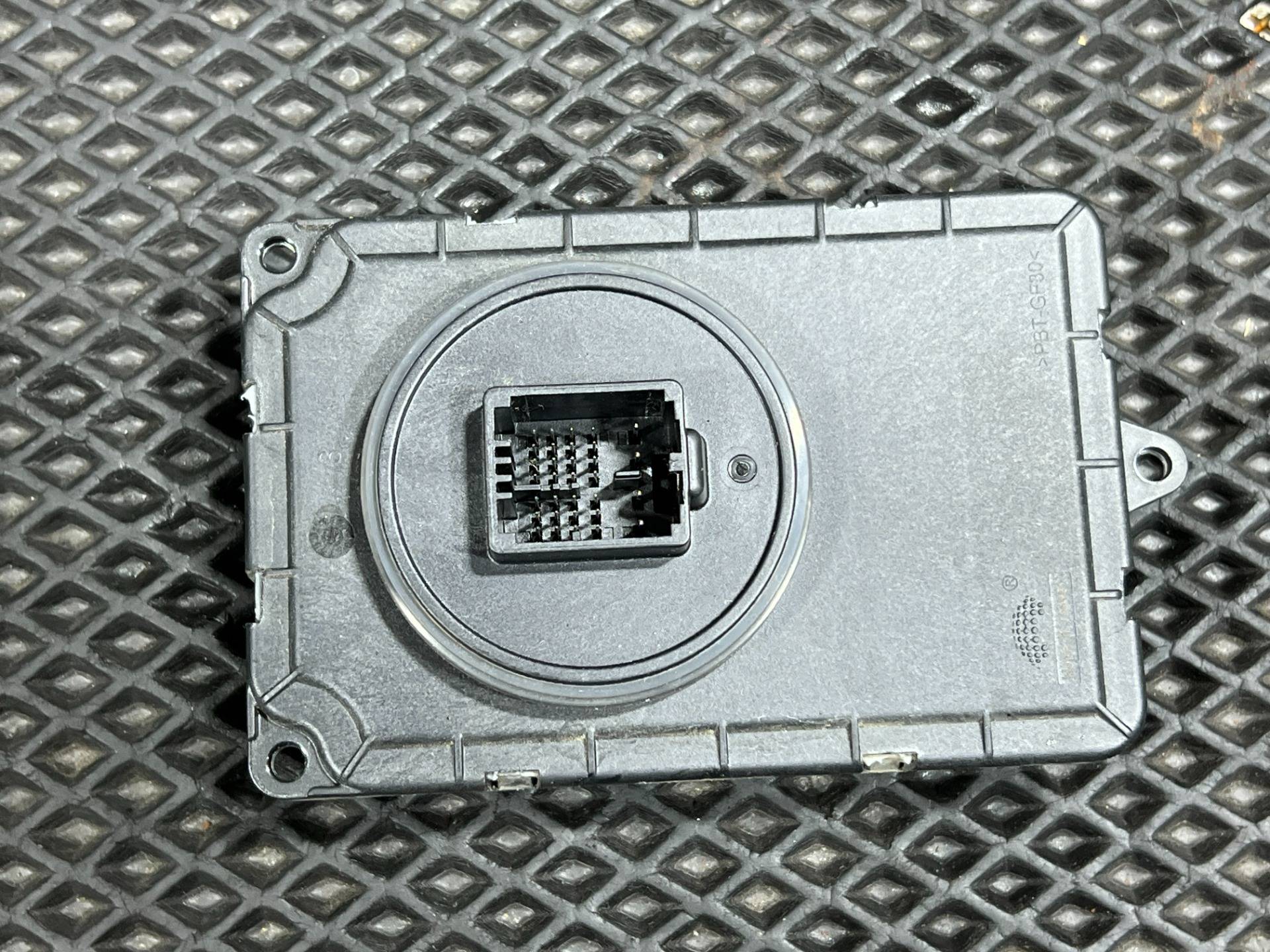 Блок розжига ксенона GMC Sierra 4 рестайлинг 2024 OEM 13526414