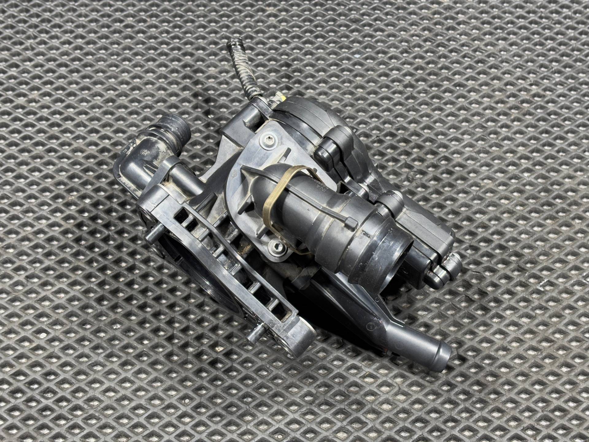 Корпус термостата Hyundai Elantra CN7 2022 OEM 25600-2M810