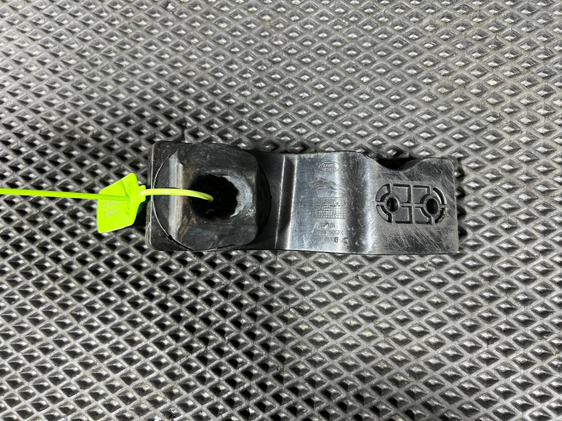 Кронштейн радиатора Jaguar XE X760 2017 OEM GX738K336AD, T2H25176, T2H44757