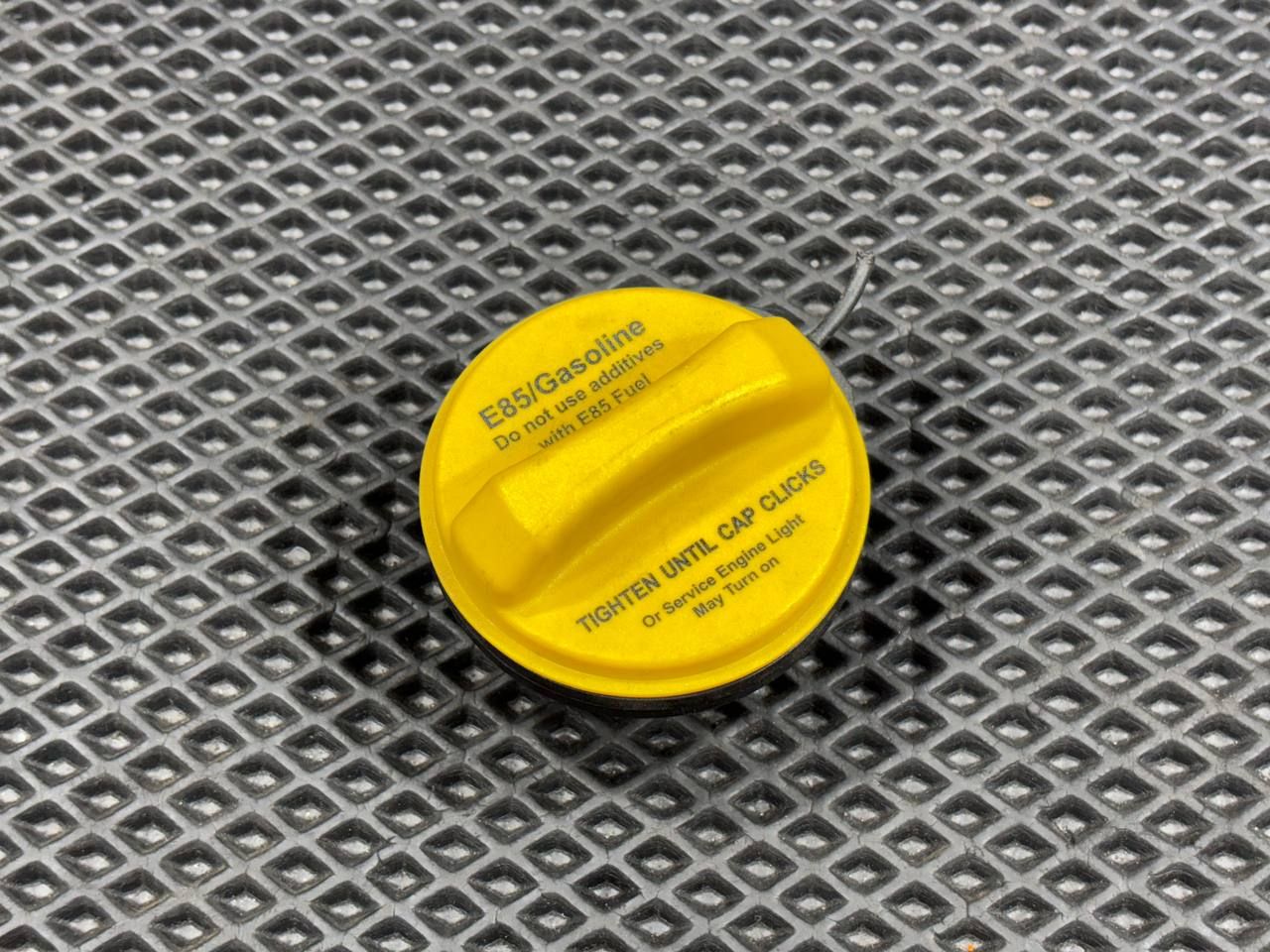 пробка топливного бака Land Rover Range Rover Sport 2 поколение L494 2016, 3.0 л., 306PS, бензин, АКПП, внедорожник 5 дв., LR042474, LR053664 - фото №1