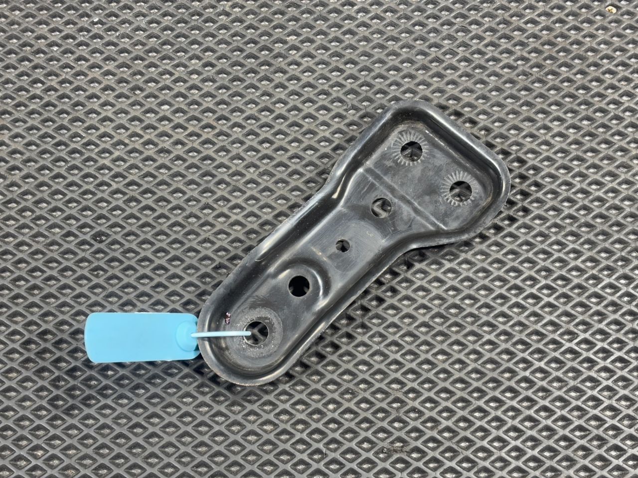 Кронштейн балки Volkswagen Taos 1 поколение 2021, 1.5 л., DNK, бензин, АКПП, внедорожник 5 дв., 5Q0199518G - фото №1