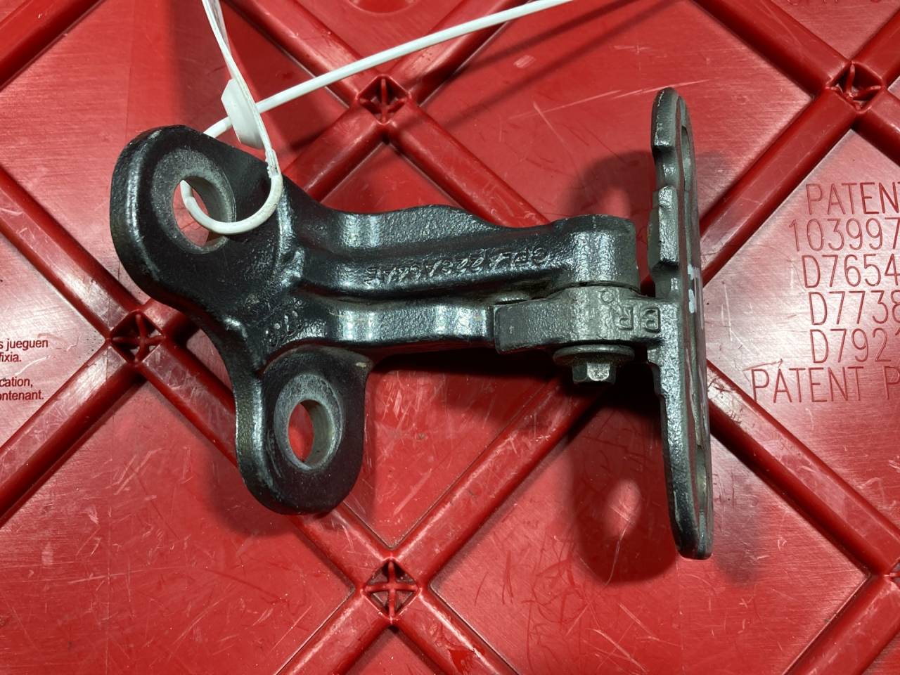 петля двери Land Rover Range Rover 4 поколение 2016, 3.0 л., бензин, АКПП, внедорожник 5 дв., LR073595, CPLA228A64AE, T4N2595 - фото №1