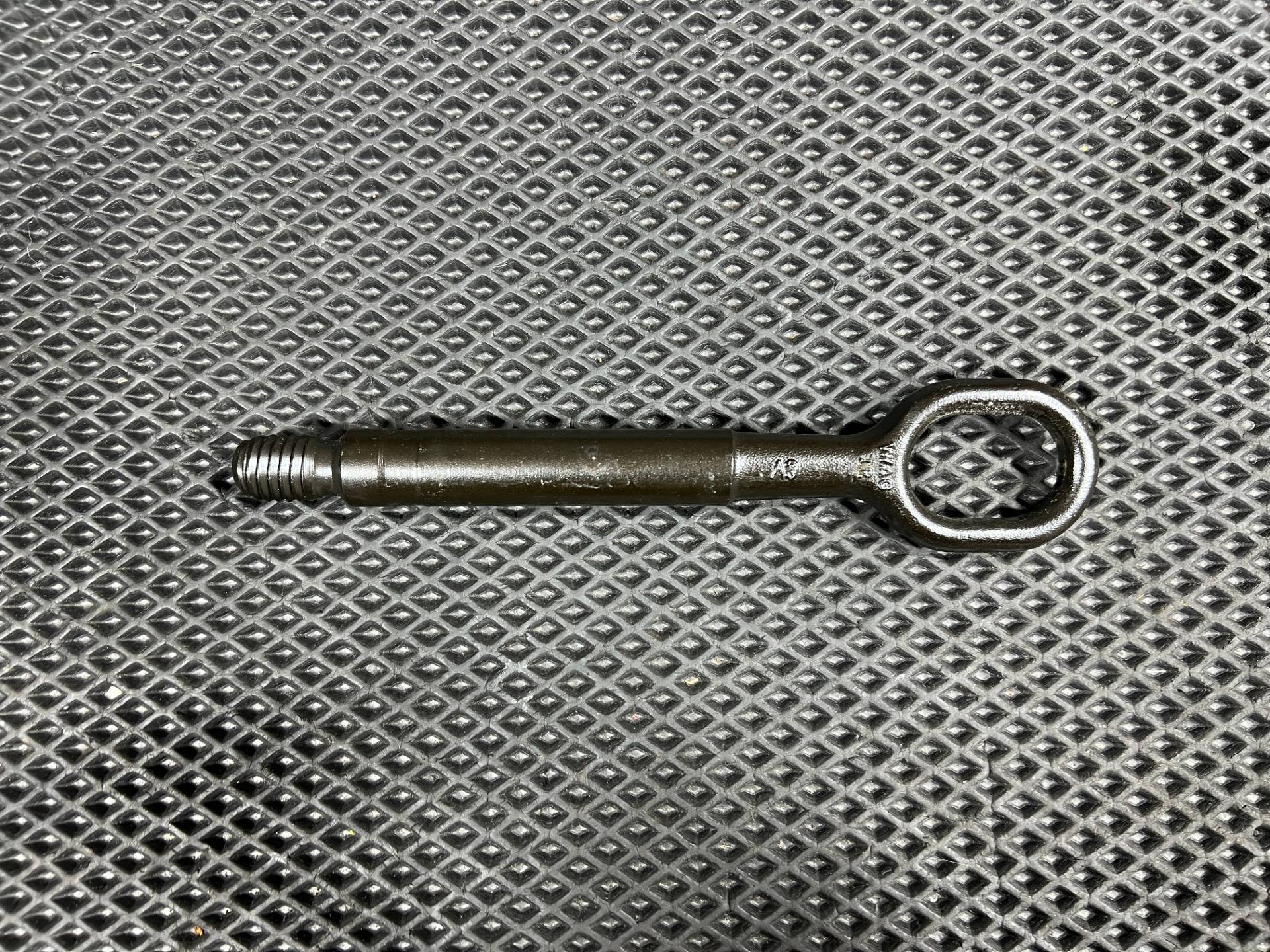 Крюк буксировочный Volkswagen Golf GTi 8 2023 OEM 5NA805615