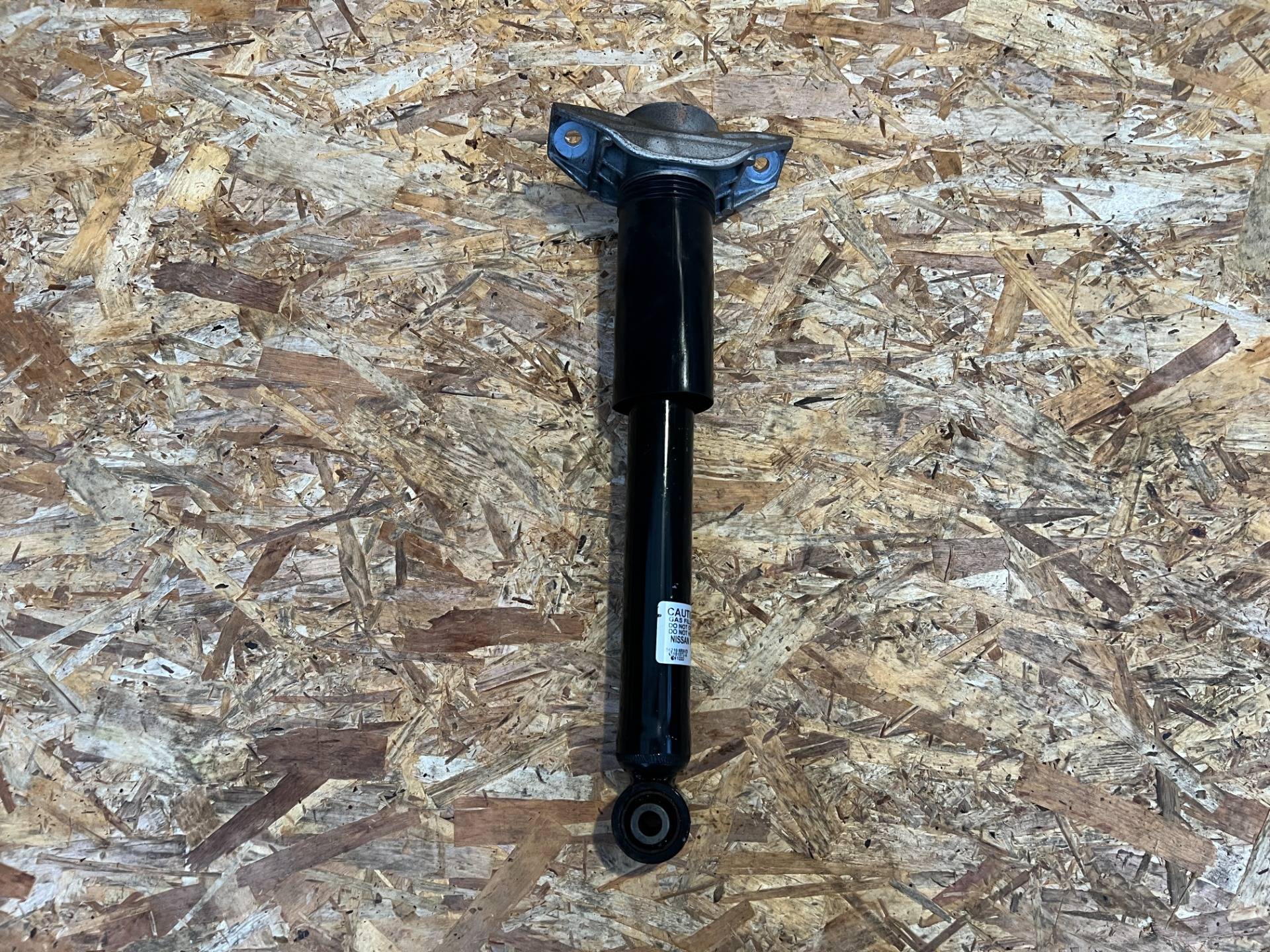 амортизатор задний Nissan Rogue T33 2022 OEM 562106RA1D