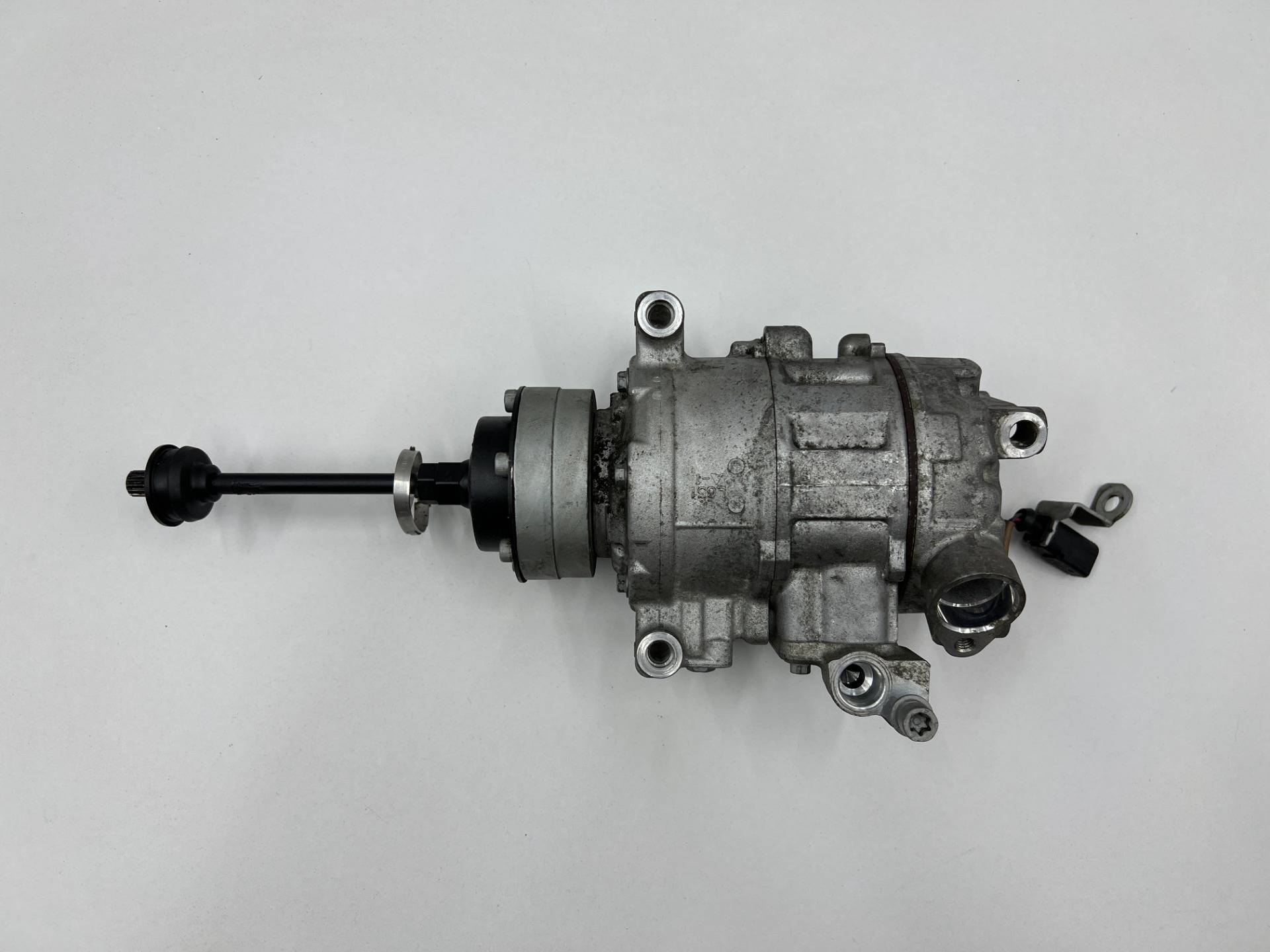 Компрессор кондиционера Audi A8 D4/4H 2015 OEM 4H0260805H