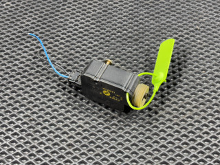 активатор замка крышки топливного бака BMW 3 серия E36 1995, 1.9 л., бензин, седан, 67118353013