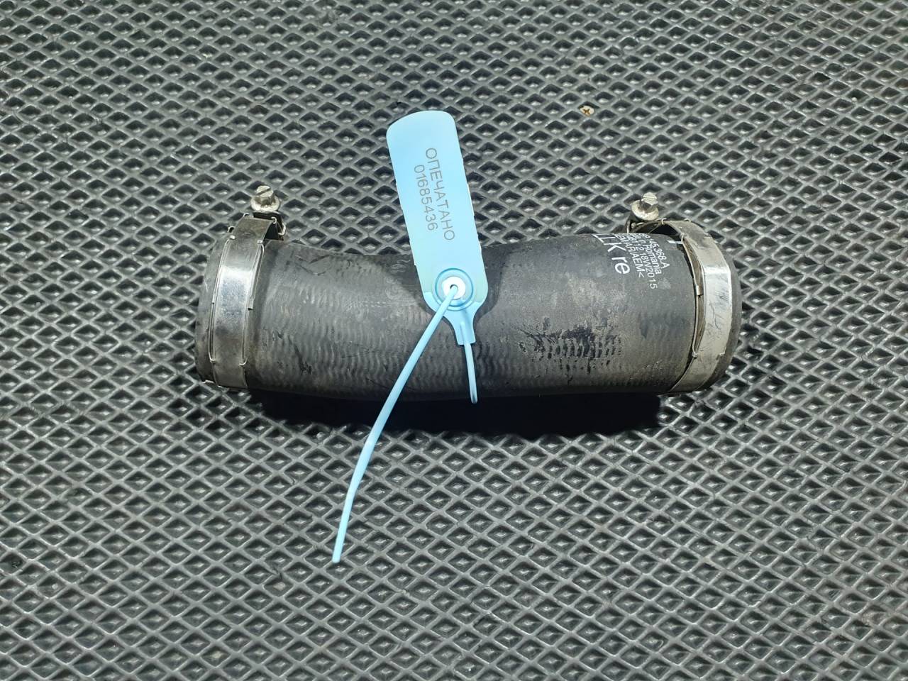 патрубок интеркулера Porsche Macan 1 поколение 2015, 3.0 л., бензин, АКПП, внедорожник 5 дв., 95B145368A - фото №1