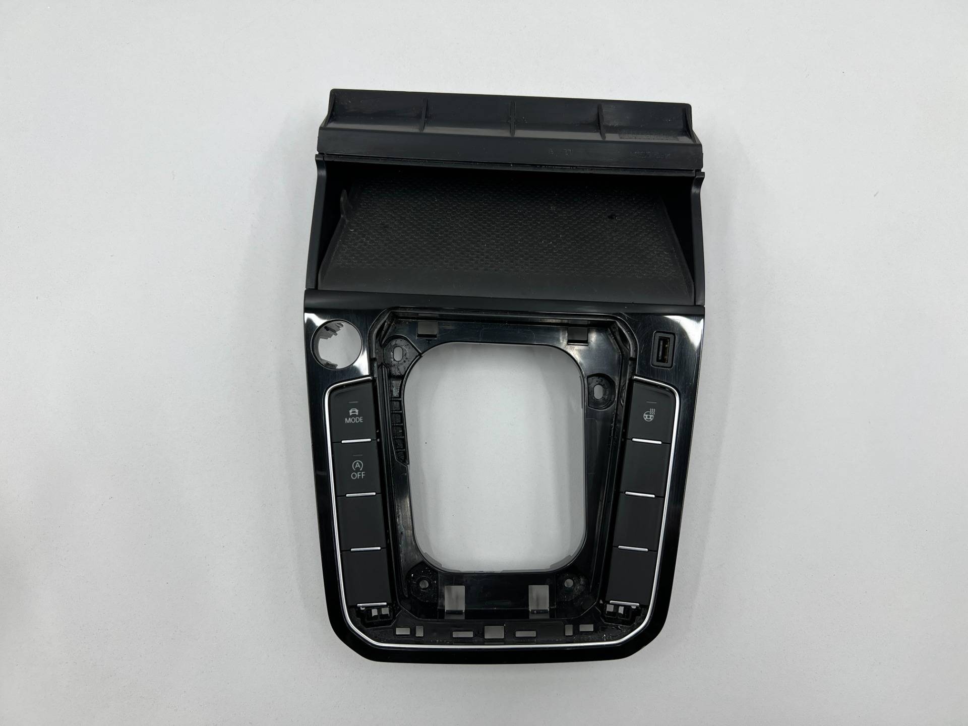 Накладка декоративная центральной консоли Volkswagen Arteon 2019 OEM 3G1864263A