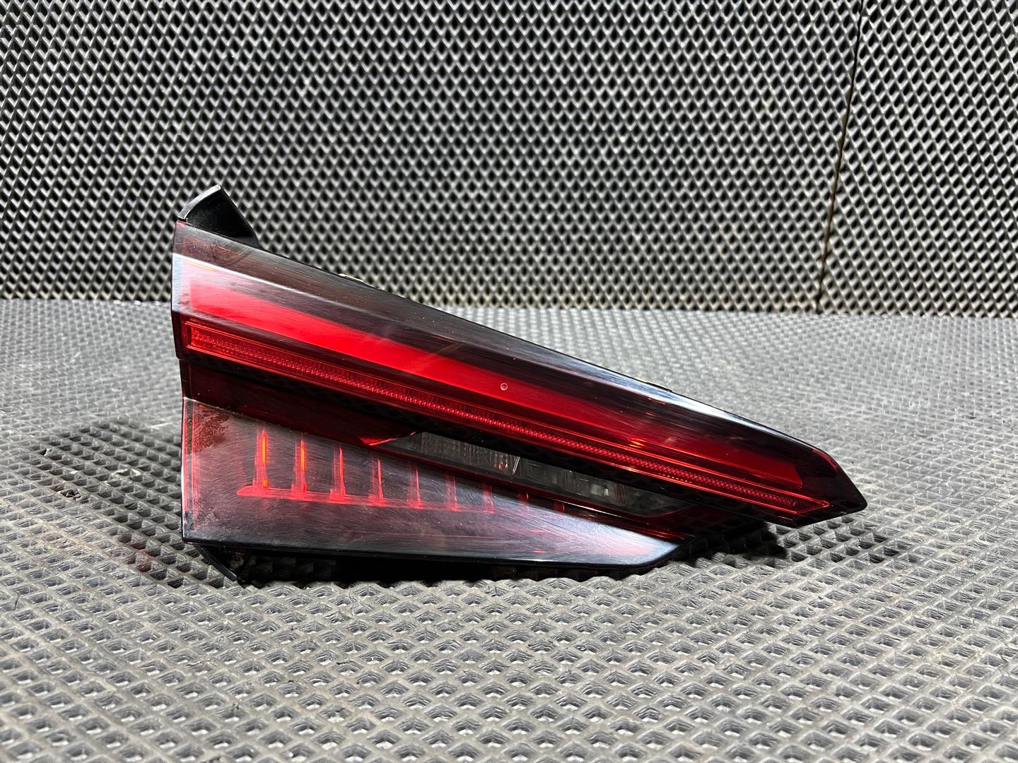Фонарь крышки багажника левый Audi RS5 F5 2018 OEM 8W6945093F
