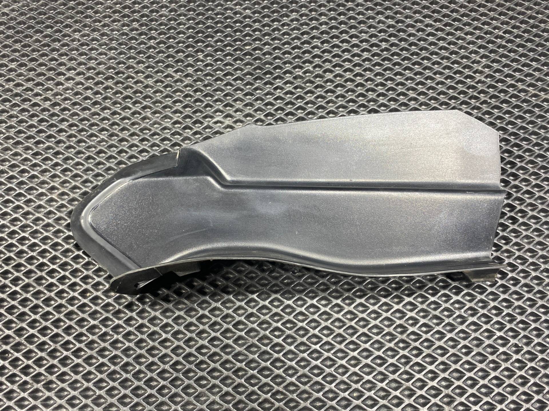 ус под фонарь правый BMW X5 F15 2018 OEM 63217342234, 7342234R