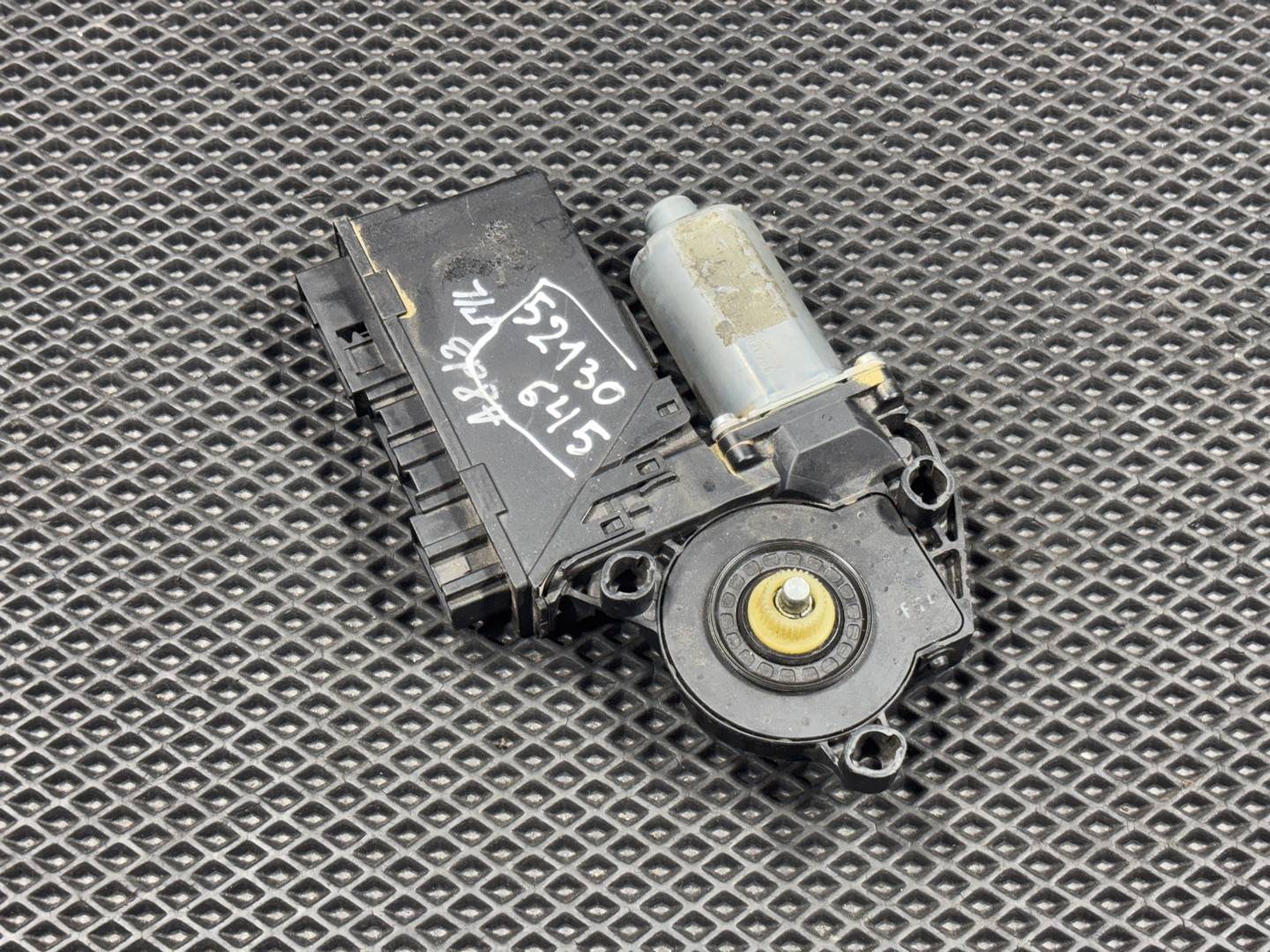 моторчик стеклоподъемника передний левый Audi S8 D3 2010 OEM 4E1959801A, 4E1959801B, 4E1959801C, 4E1959801D, 4E1959801F, 4E1910802B