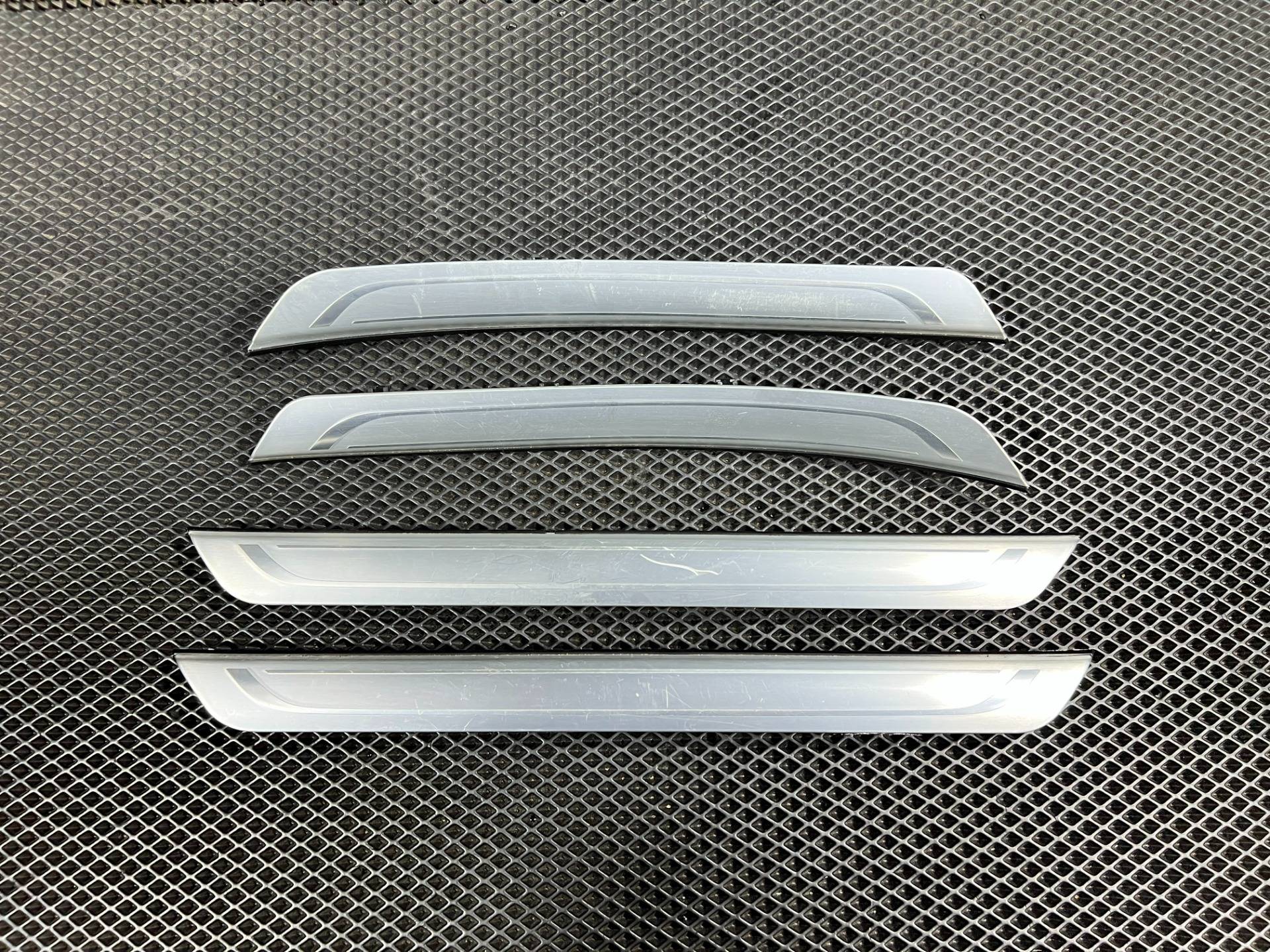 Накладка на порог наружная (комплект) BMW 7 G11/G12 2017 OEM 7378053, 7378054, 7378051, 7378052
